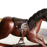 Ancien cheval à bascule en bois et cuir