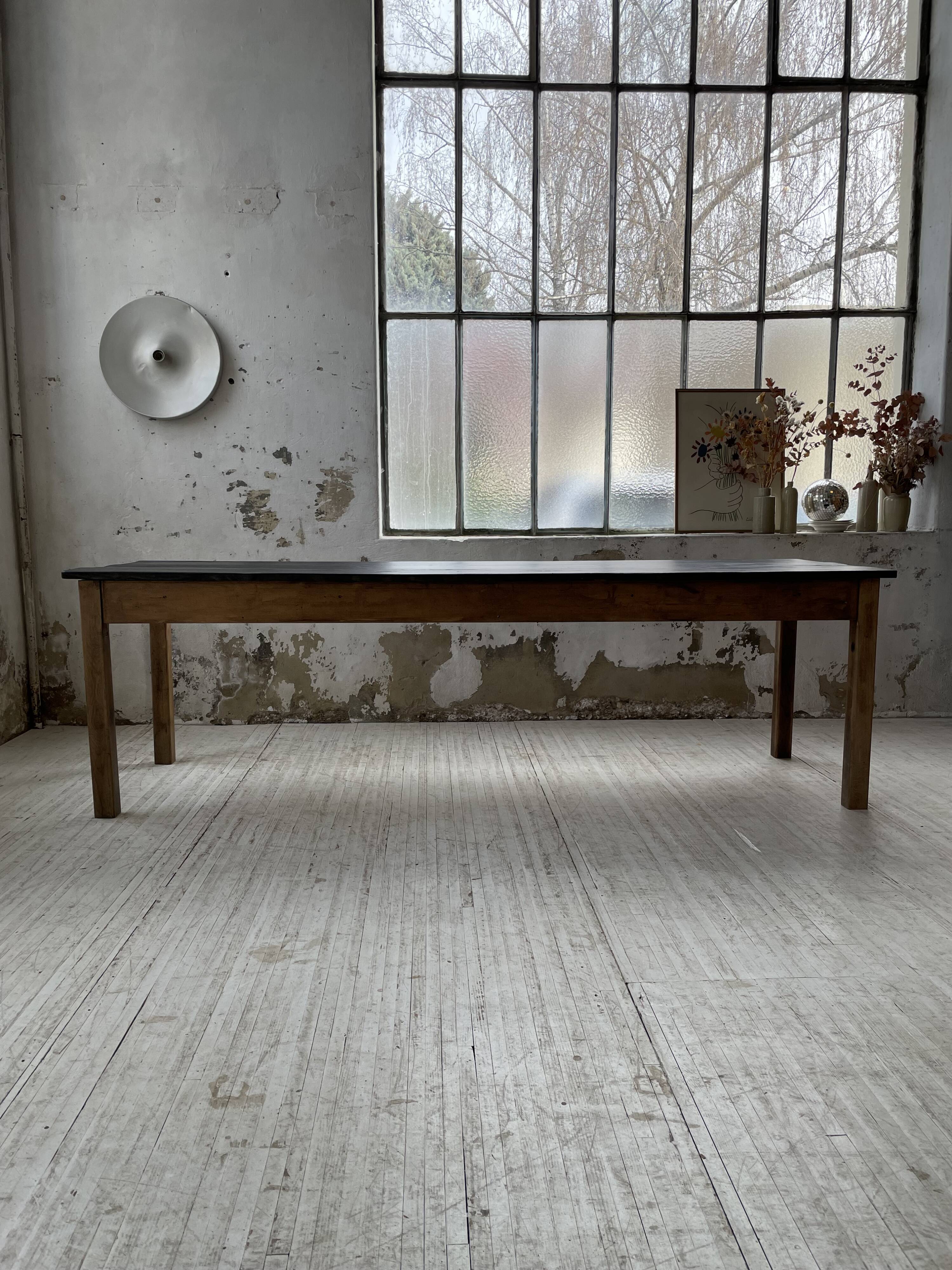 Black pine farm table 250 cm