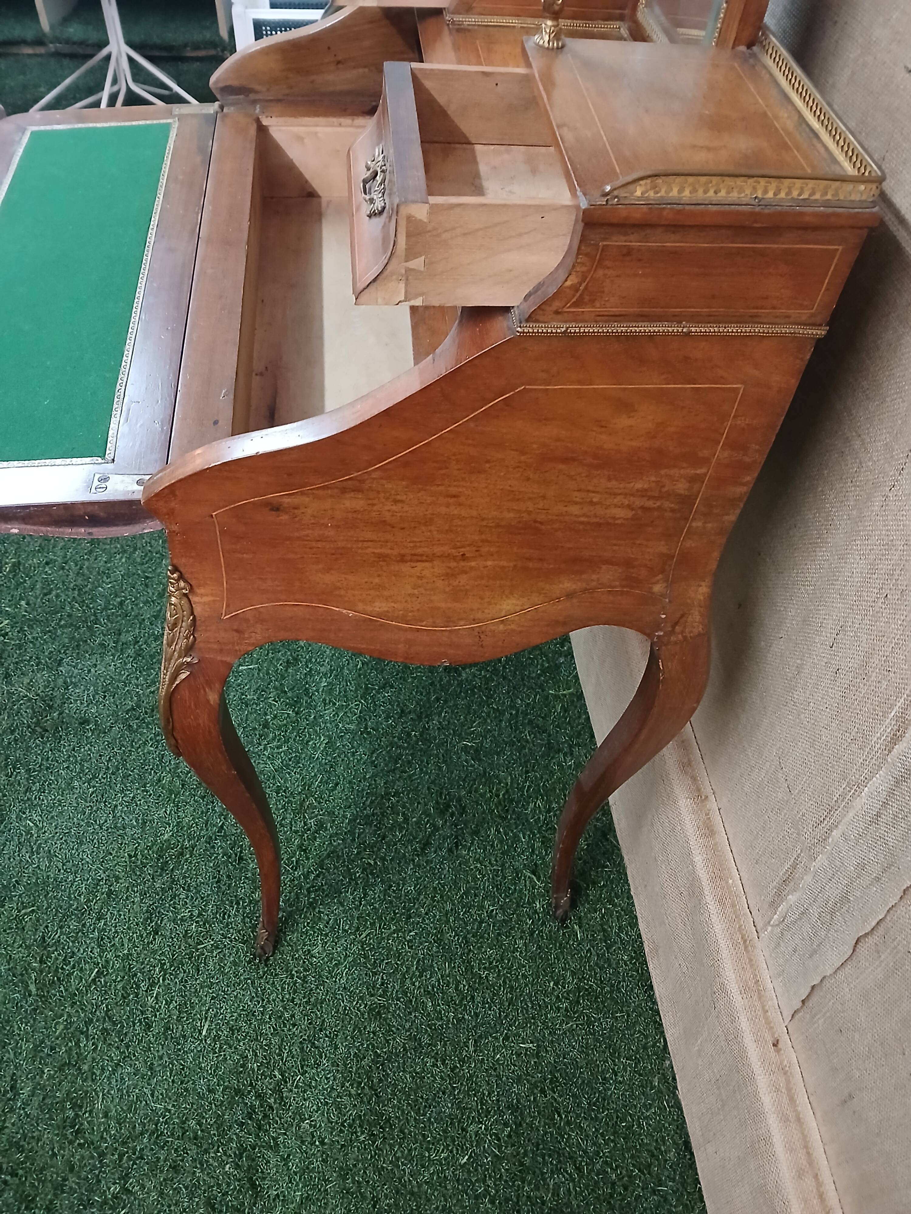 Lady secretary's office