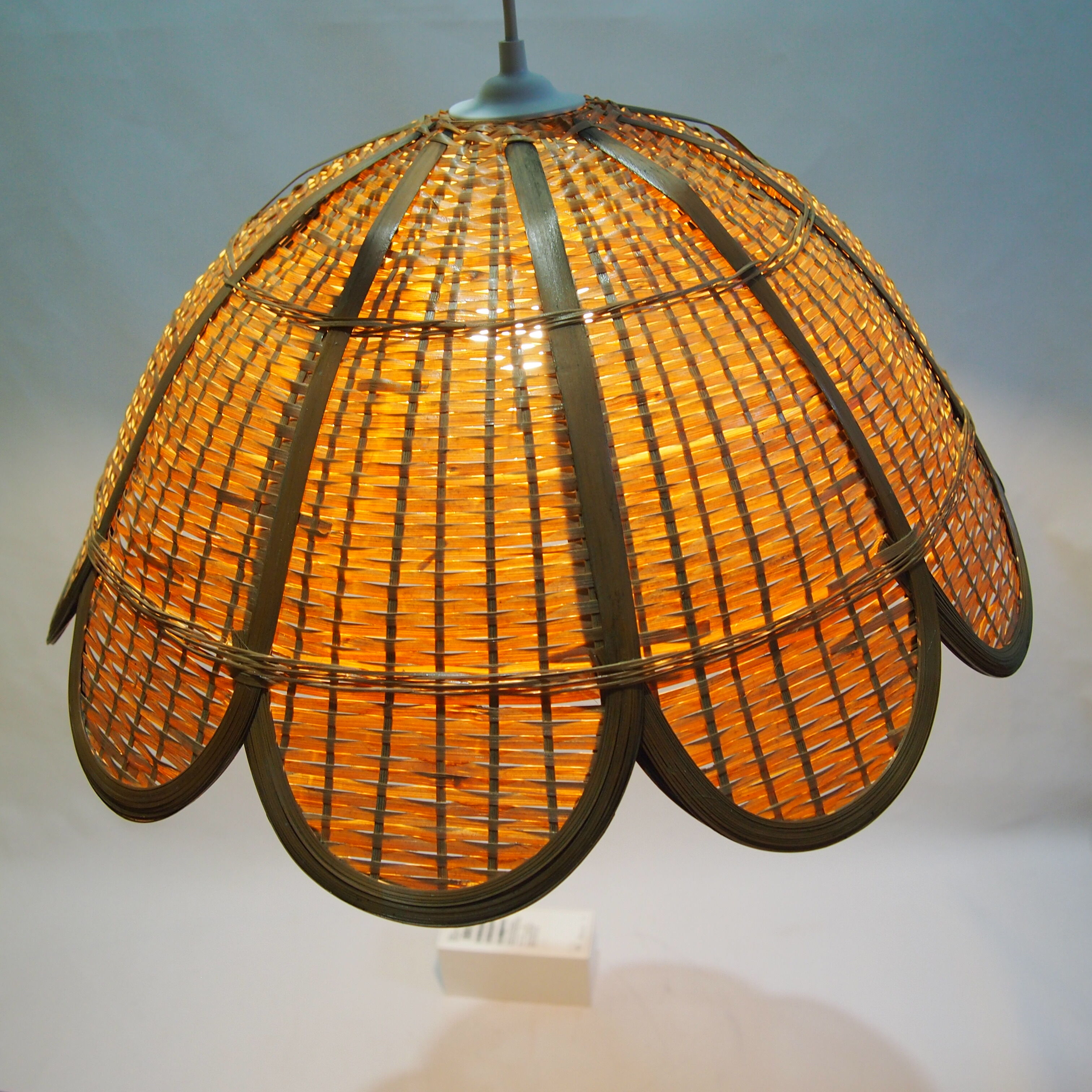 Vintage rattan suspension tulip