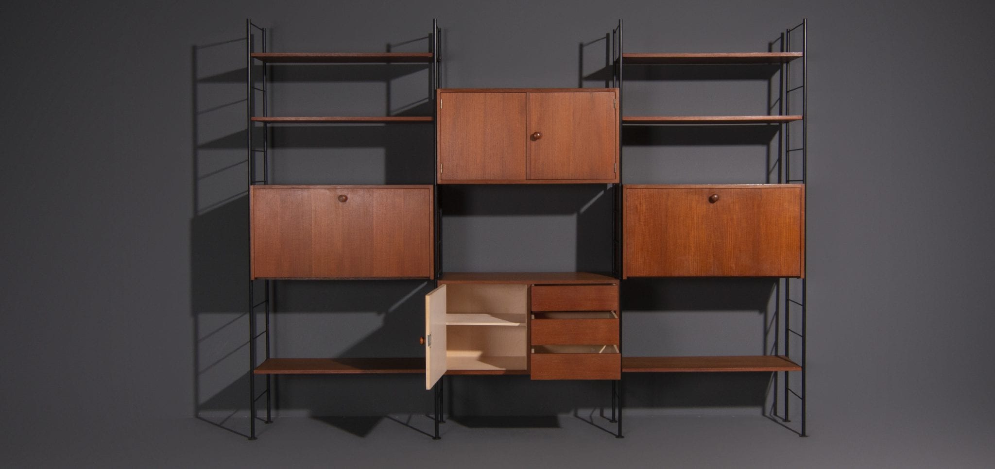 Vintage design wall shelf produced by Holz-pfel