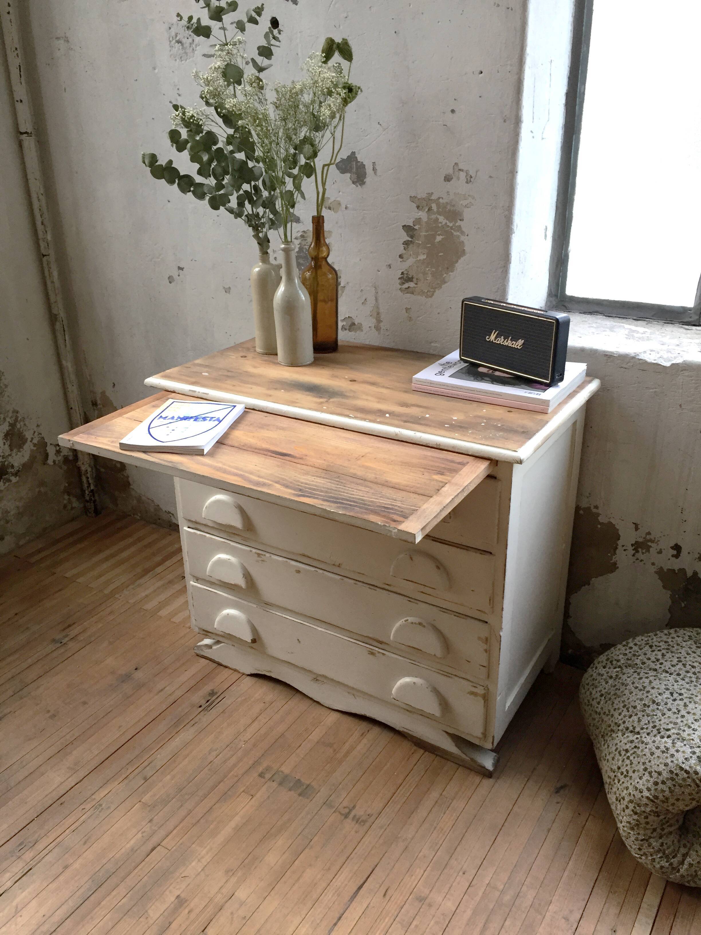 Commode ancienne blanche de métier