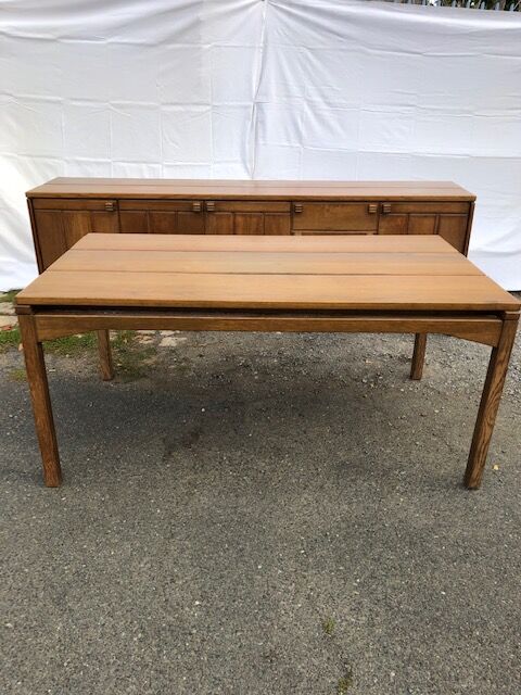 Scandinavian table with extensions