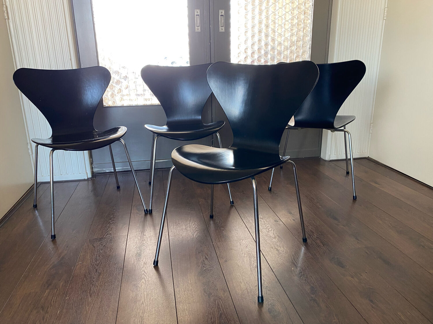 Set of 4 model 3107 dining chairs by Arne Jacobsen for Fritz Hansen 1988