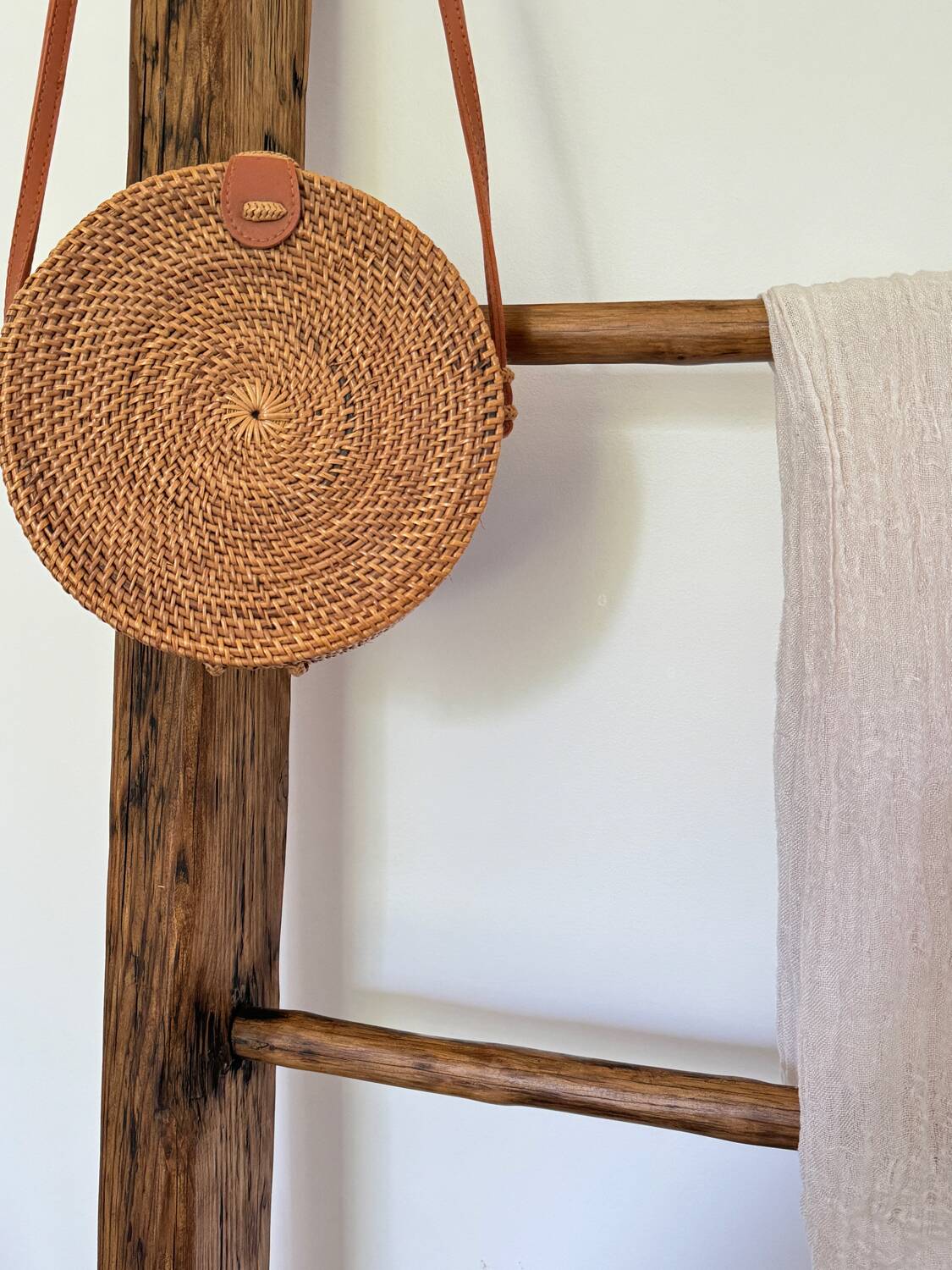 Old wooden ladder / rack