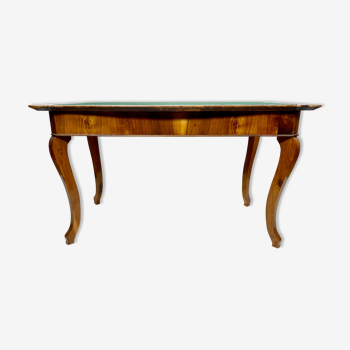 Bureau plat Biedermeier en placage de merisier circa 1815 Autriche