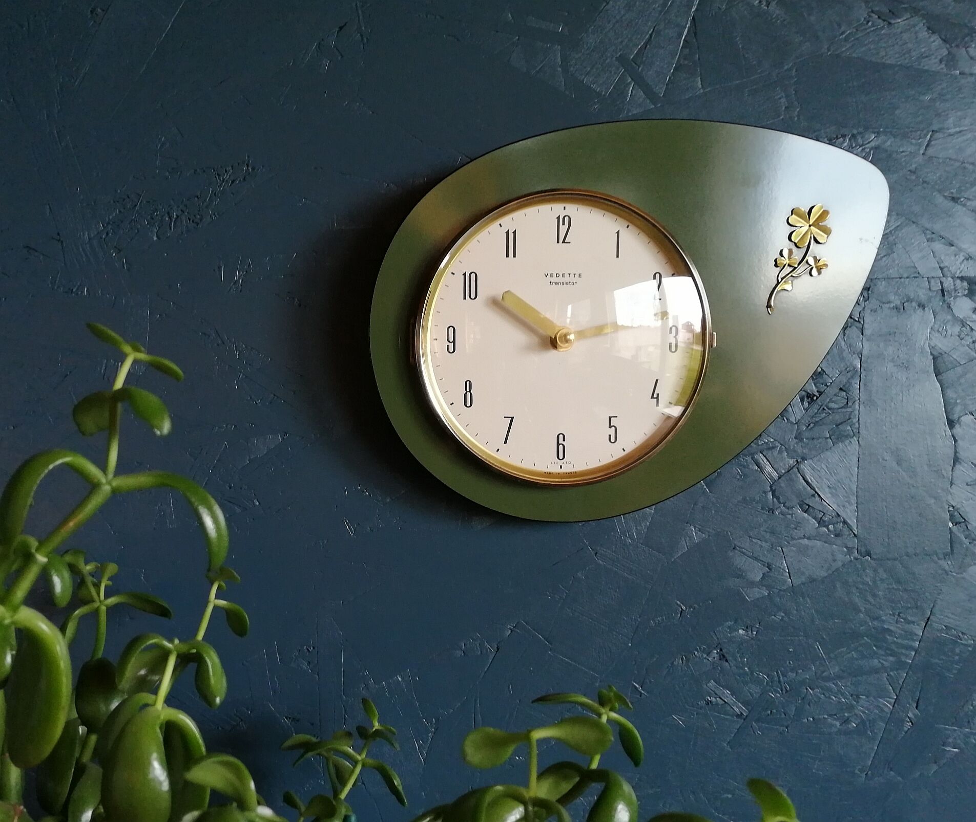 Vintage formica clock silent wall clock "golden green star"
