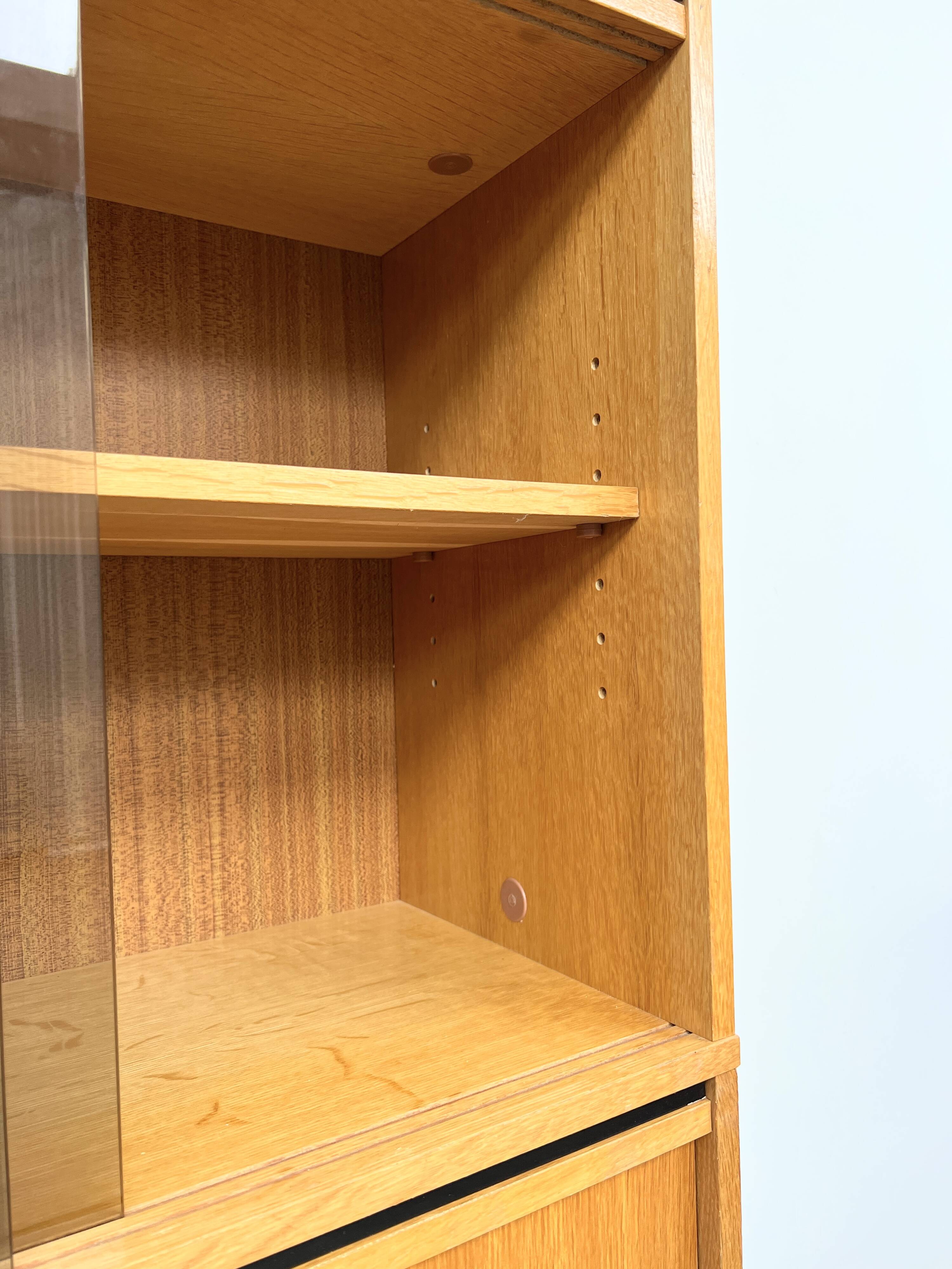 Bibliothèque vitrine modulable vintage – bois blond & verre fumé (189 cm)