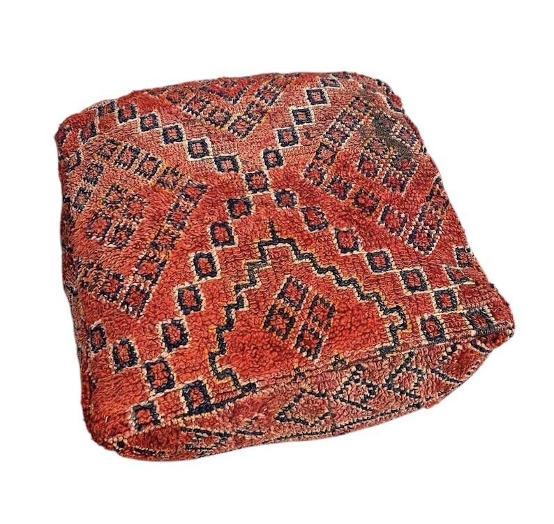 Set of 8 Moroccan Berber poufs in wool – Vintage red kilim