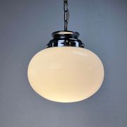 Pendentif ovale italien en opaline du milieu du siècle, années 1960