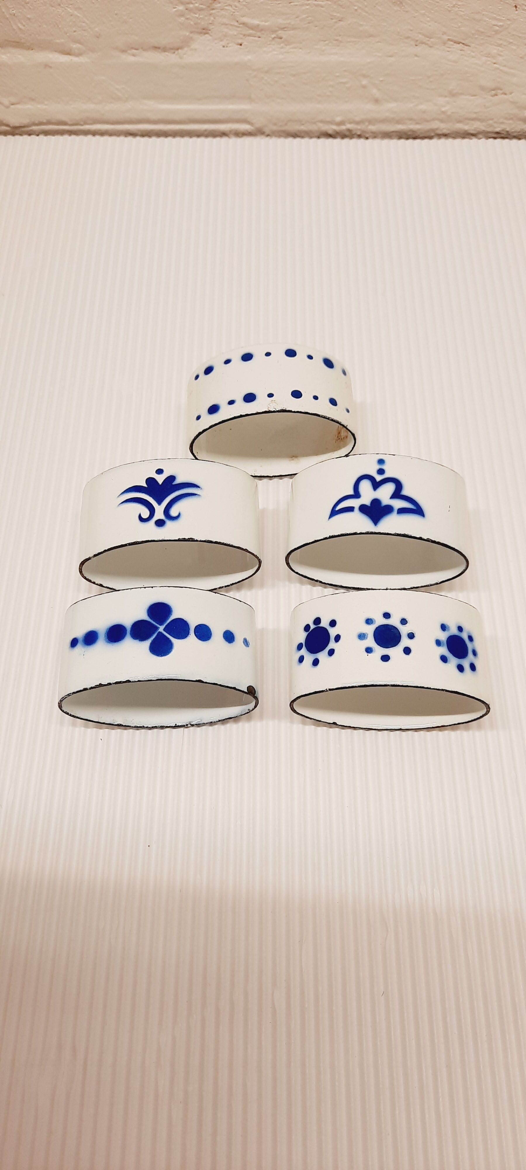 Lot 5 ronds de serviettes émaillés