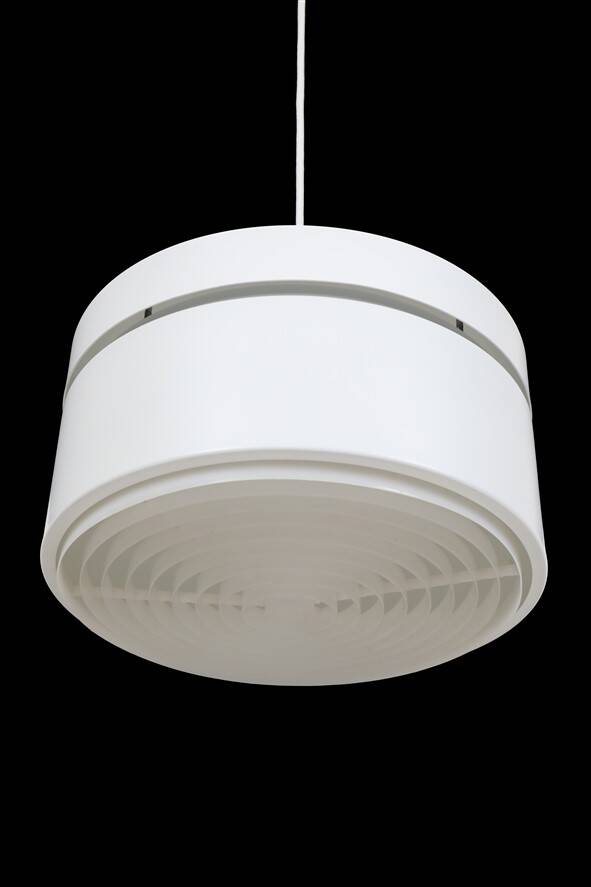 Big Danish Space Age pendant lamp / 1970s / Mid-century modern design / White