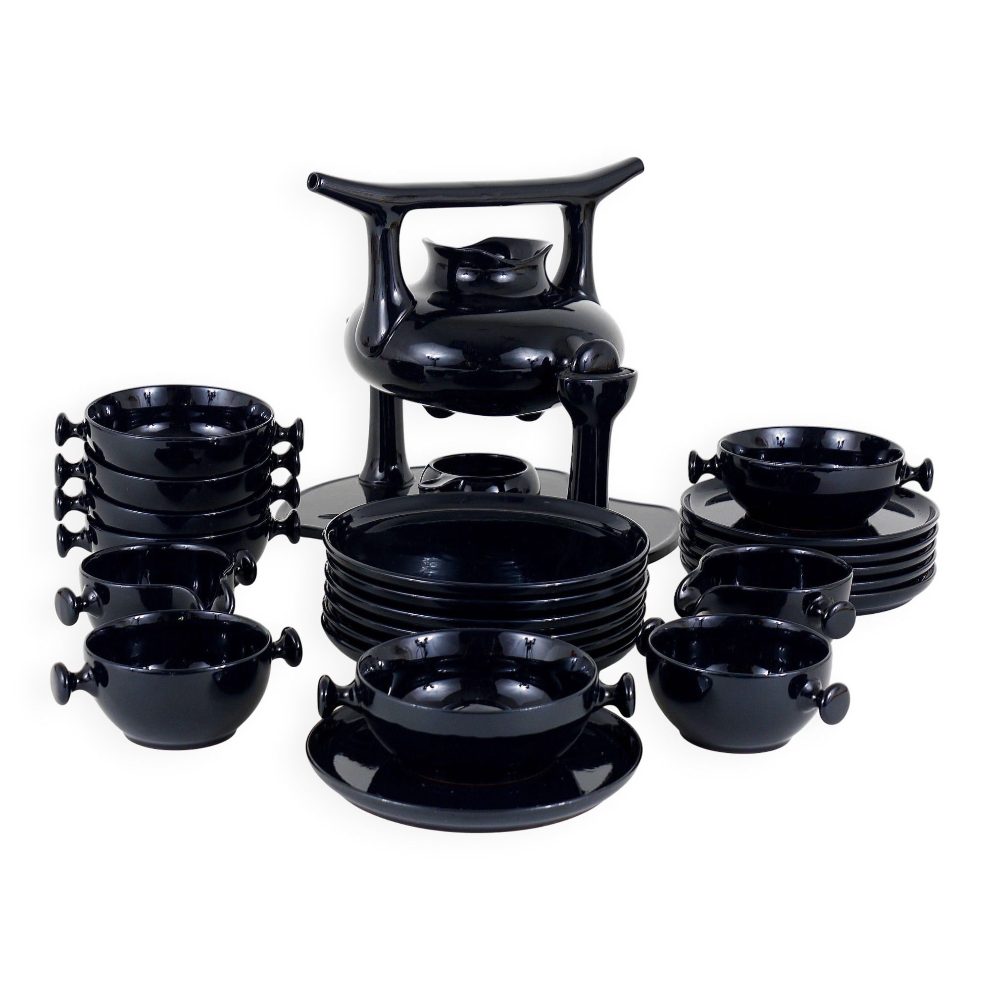 Complete tea service set and plates by Luigi Colani Zen, earthenware, Friesland, Germany, 1970s.