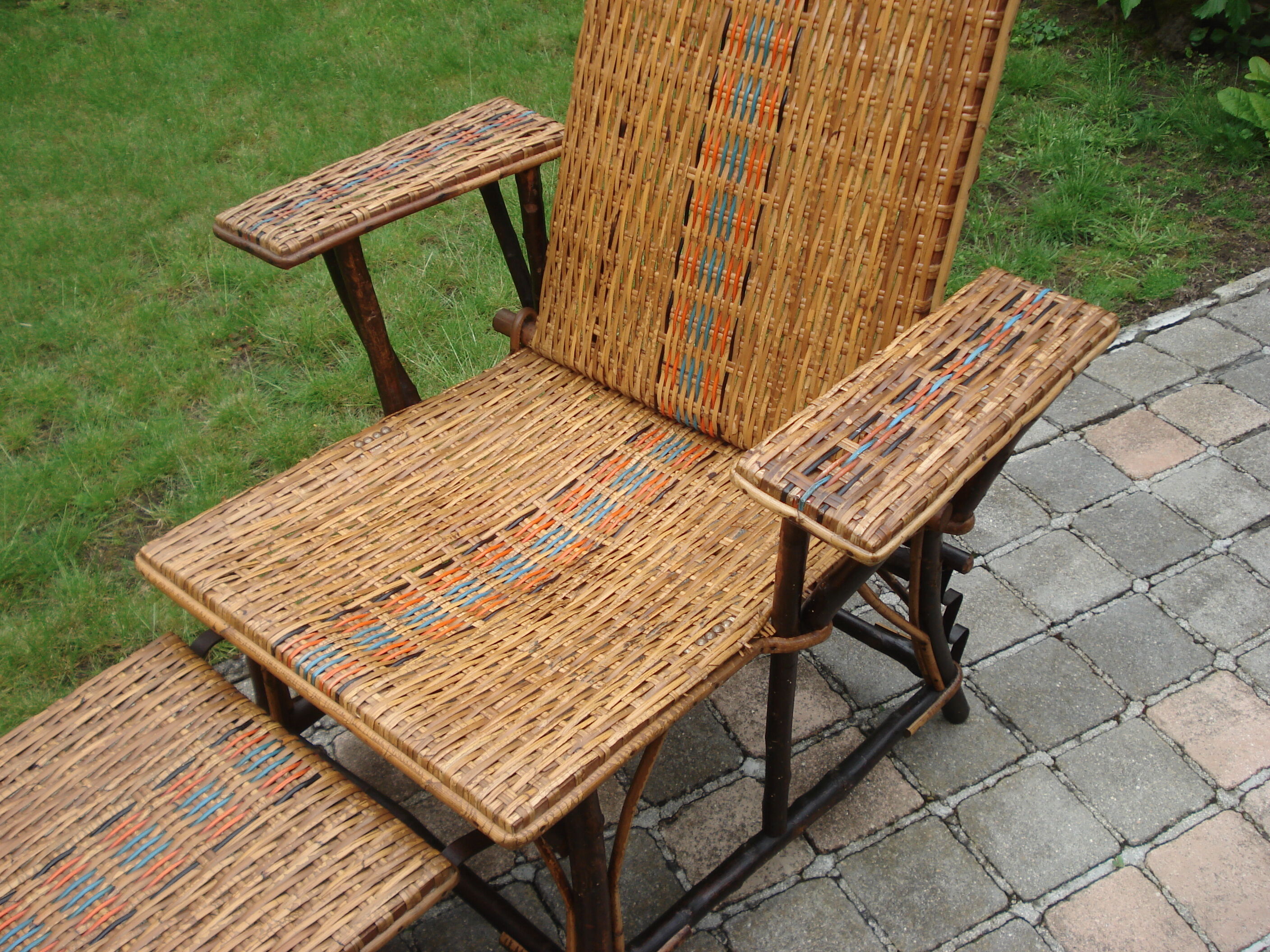 Rattan  and wicker lounge chair vintage 1920