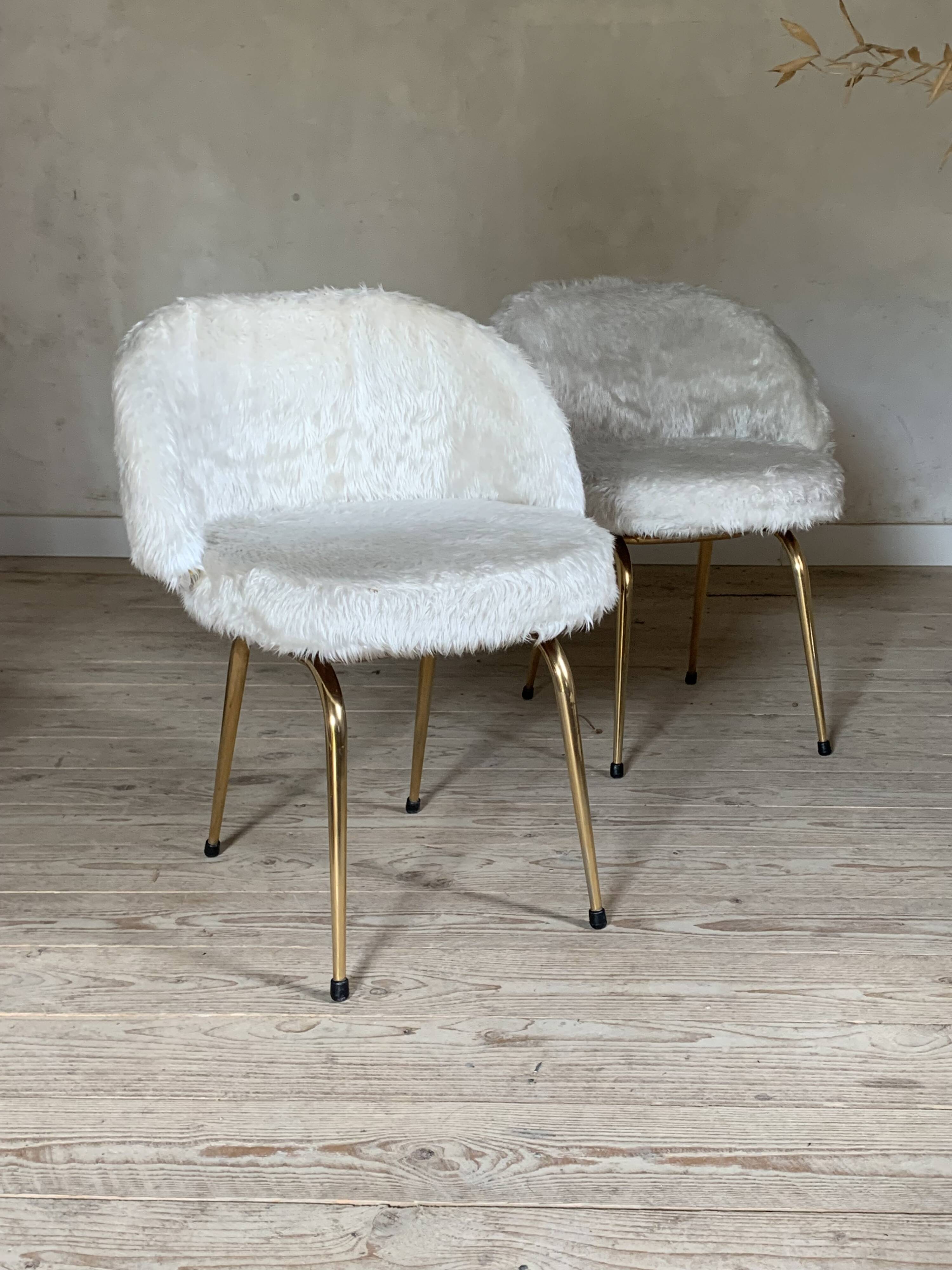 Chaise cocktail vintage moumoute blanche