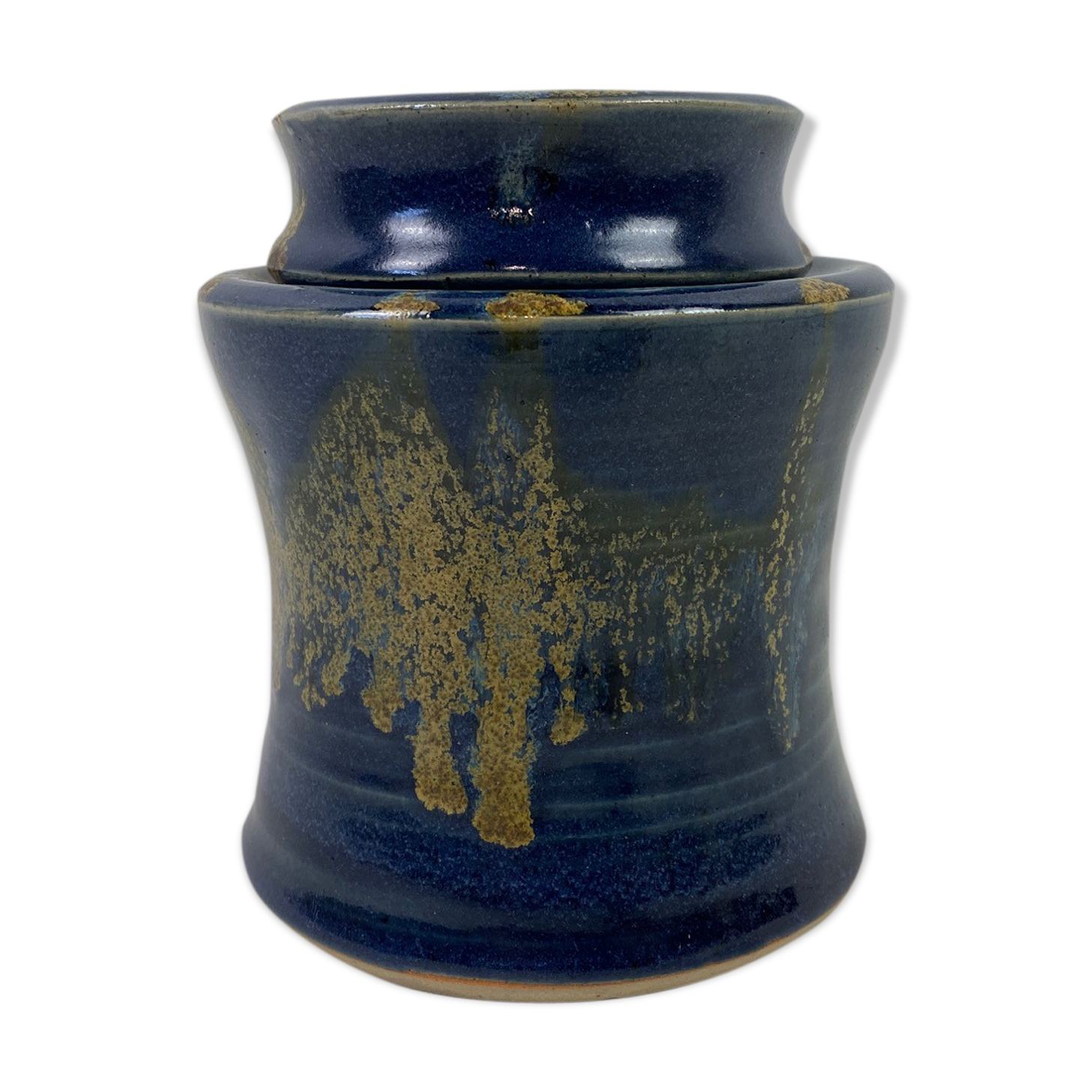 Blue sandstone pot with lid