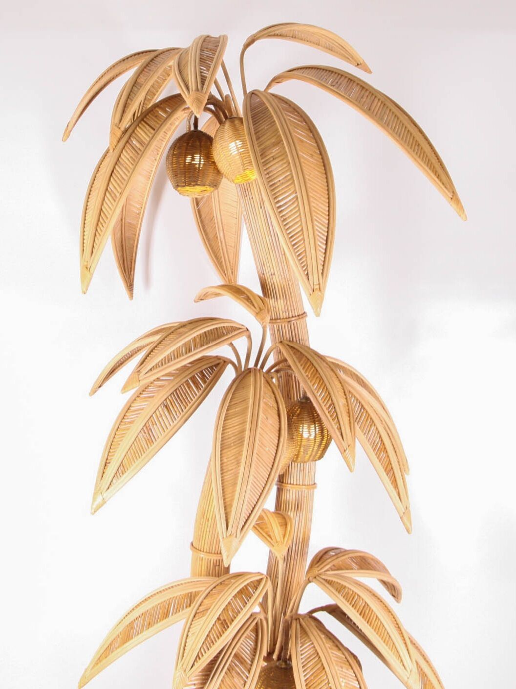 Large rattan coconut/palm tree floor lamp