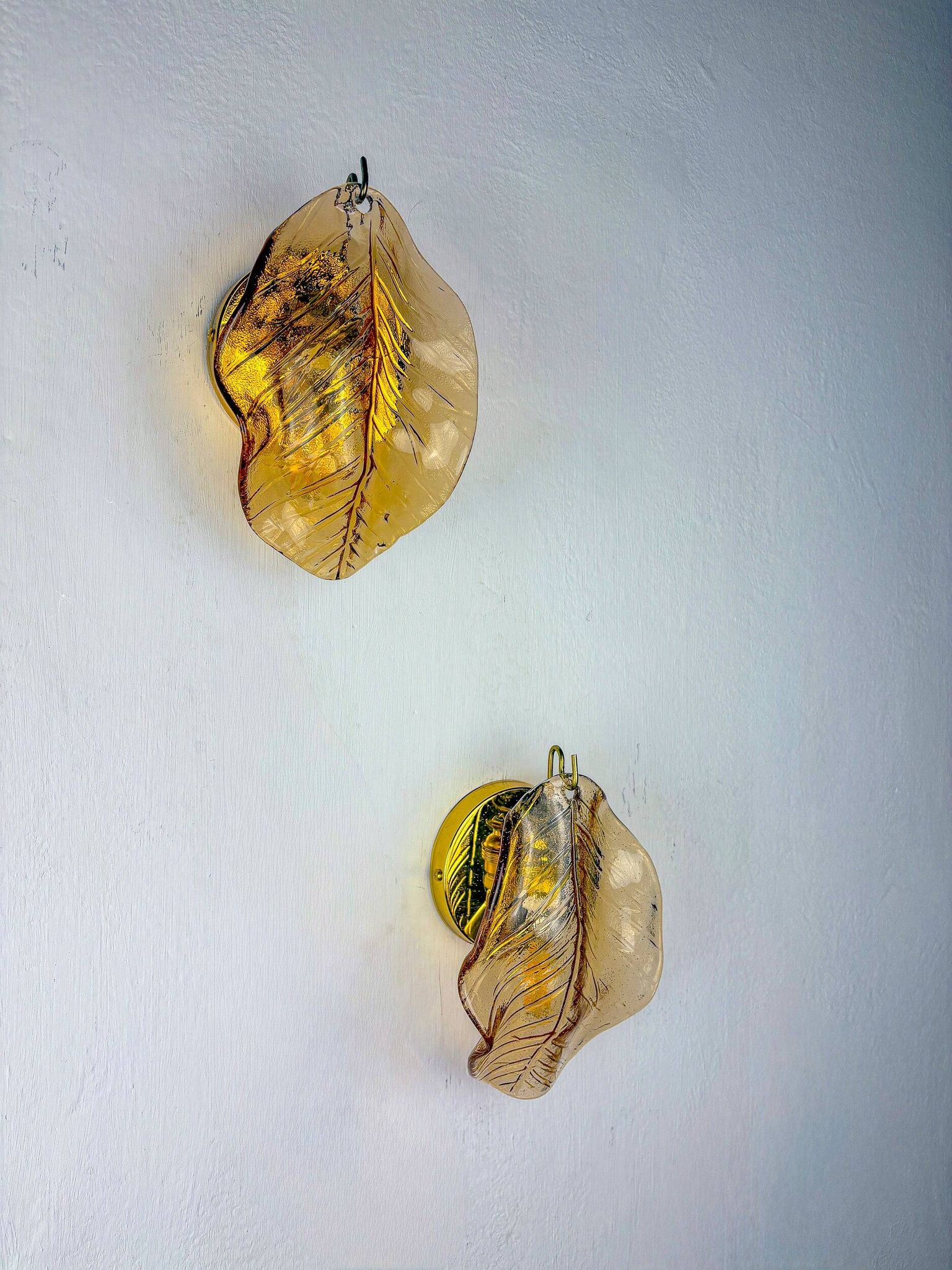 Pair of "Leaf" Murano pink glass wall sconces, Italy, 1970s