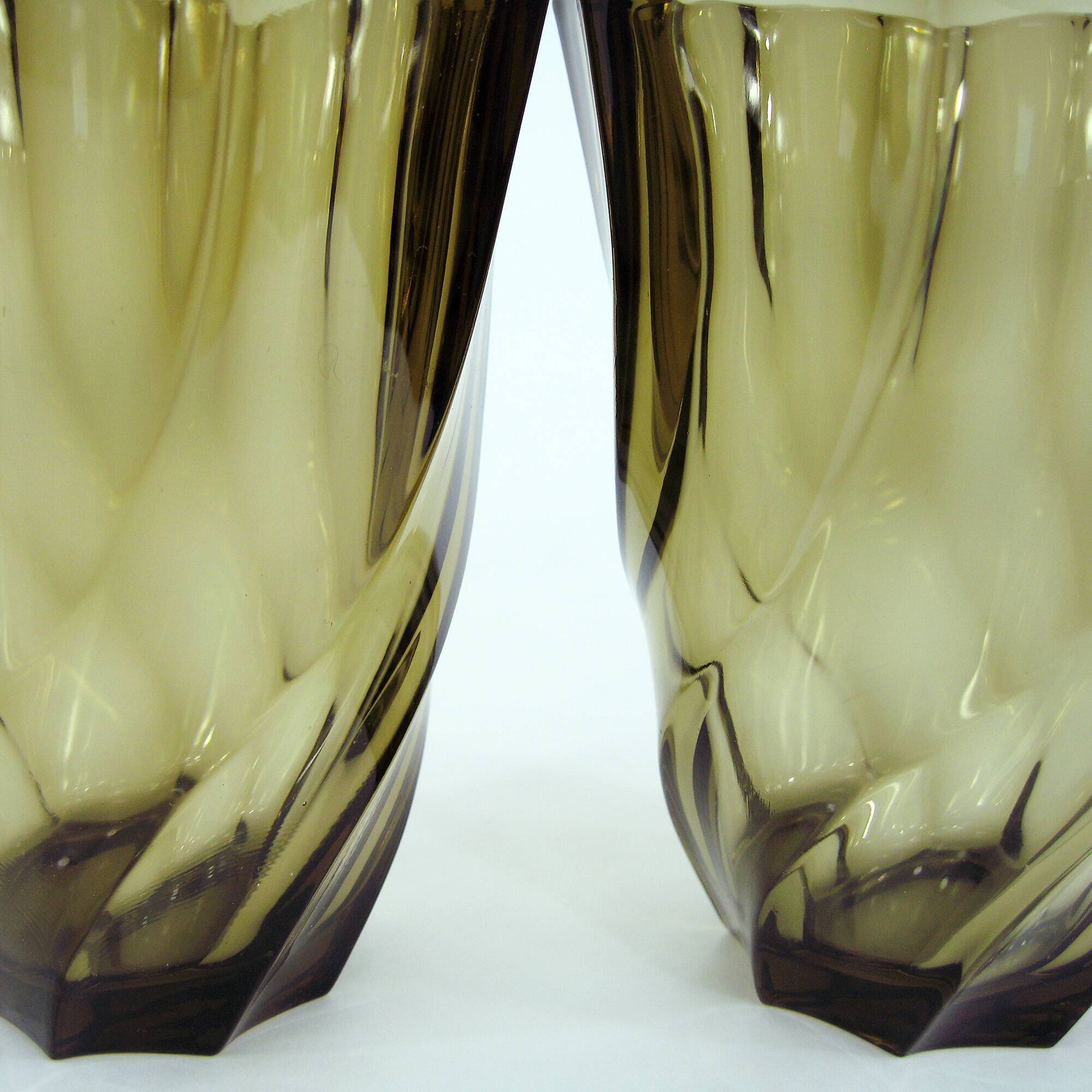 2 vases en verre fumé - Luminarc France - vintage années 70