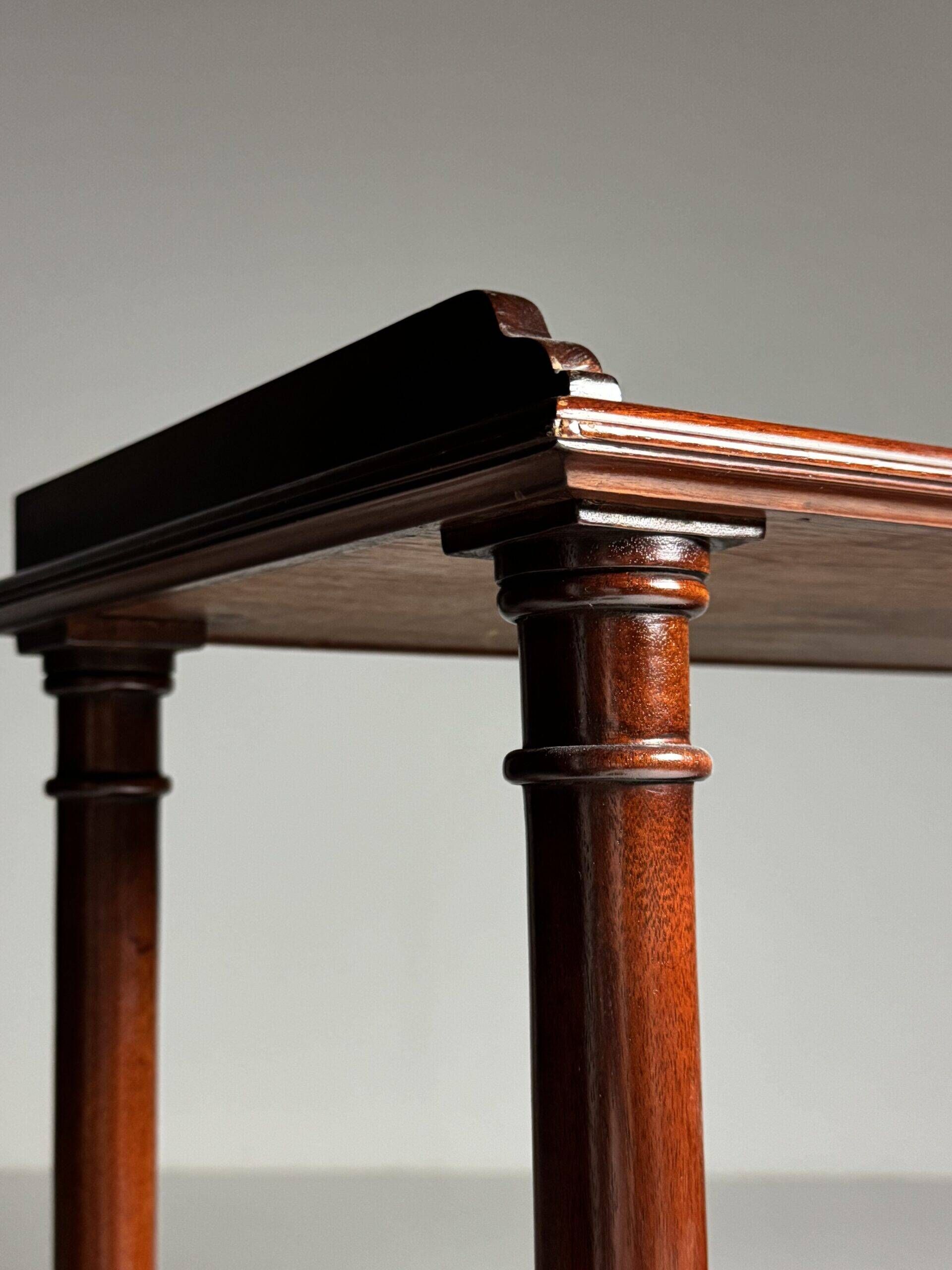 Mahogany étagère 20th century