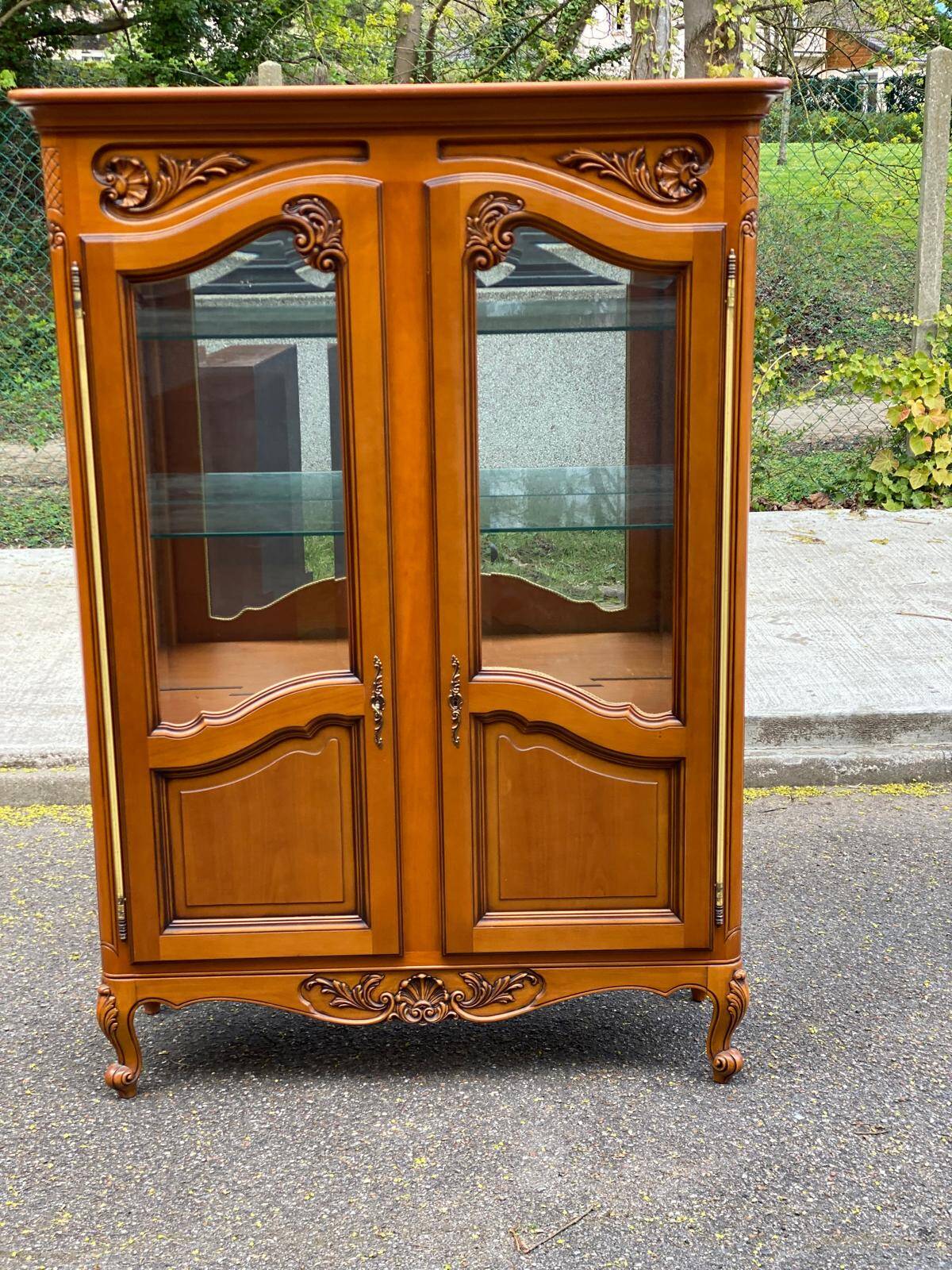Louis XV display cabinet in solid wood