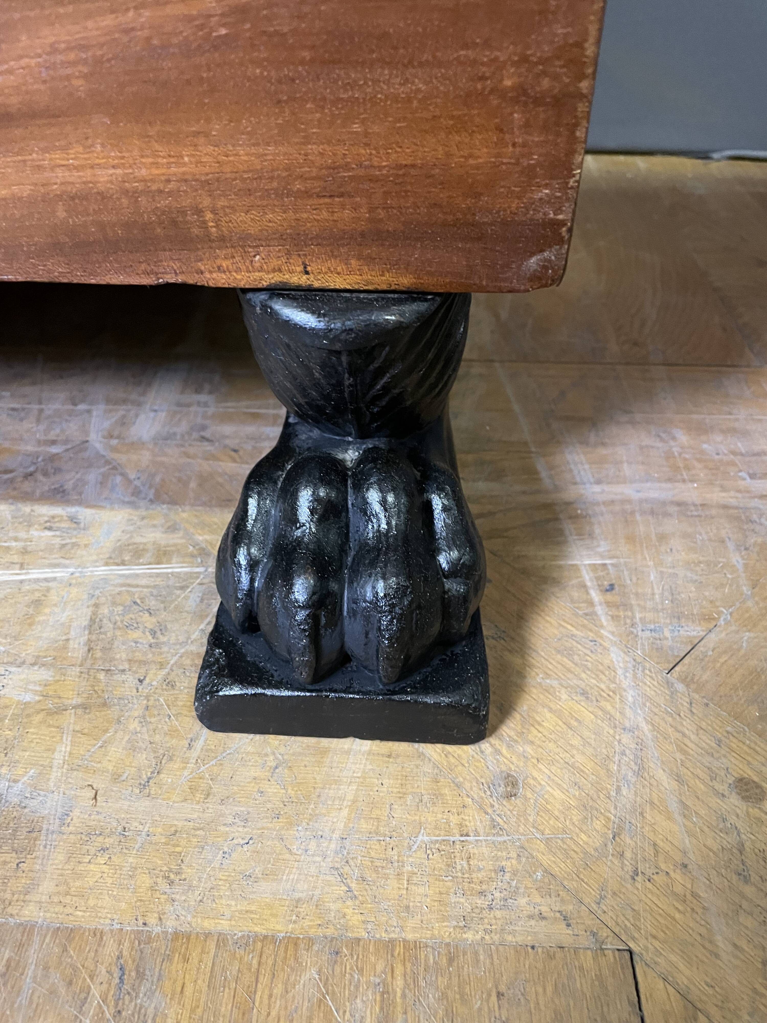 Consulate period chest of drawers in mahogany and mahogany veneer