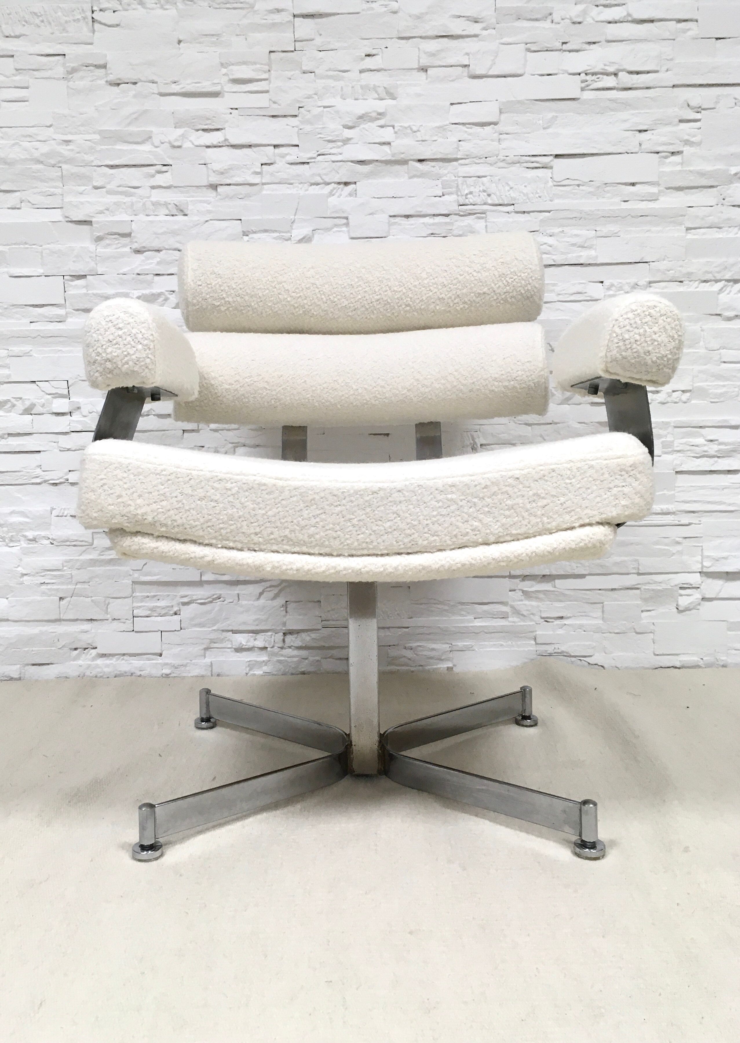 Vintage armchair 1980