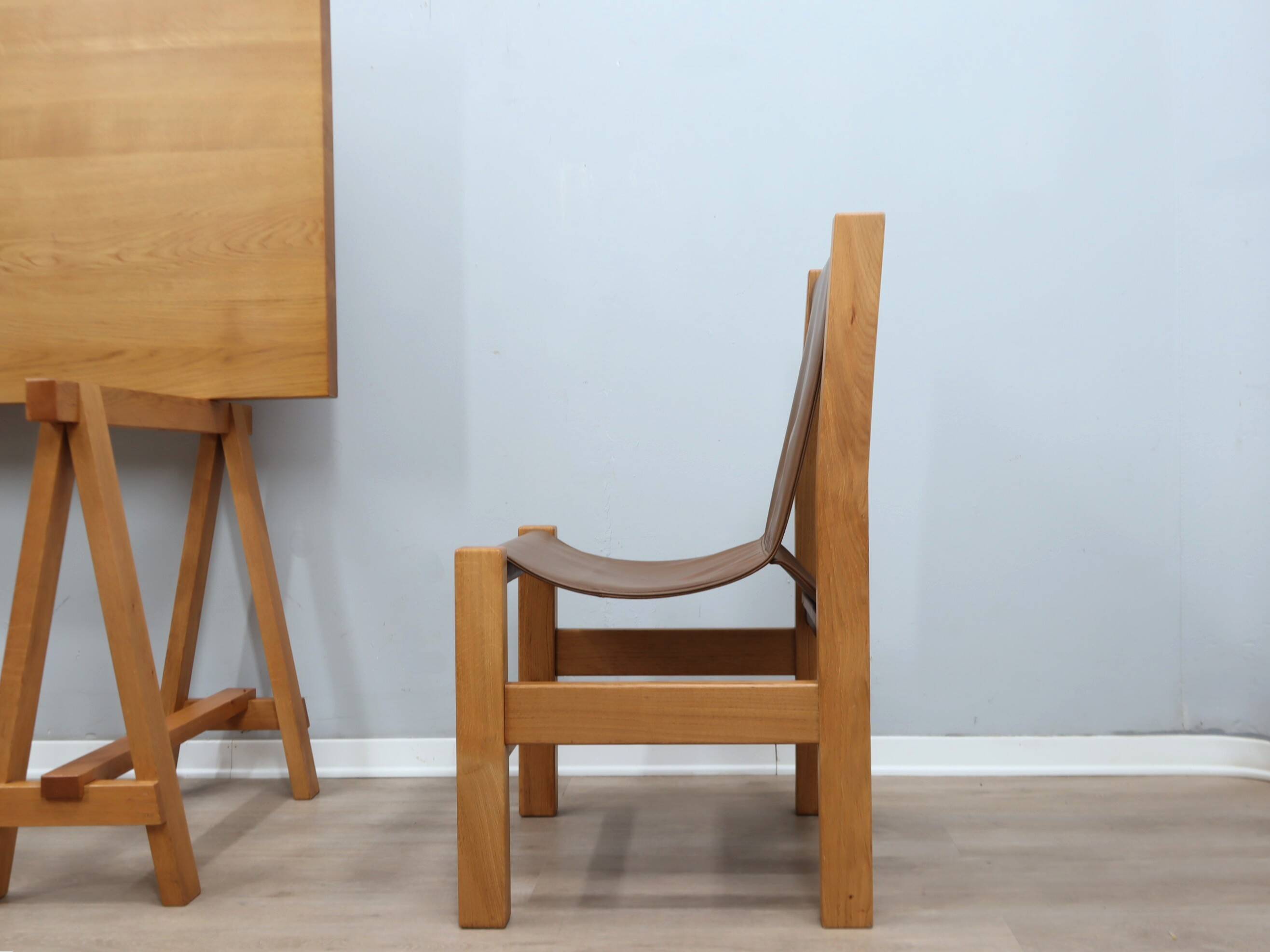 Bureau en hêtre massif avec chaises en cuir, Italie 1970