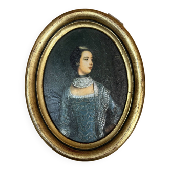 Small woman portrait frame