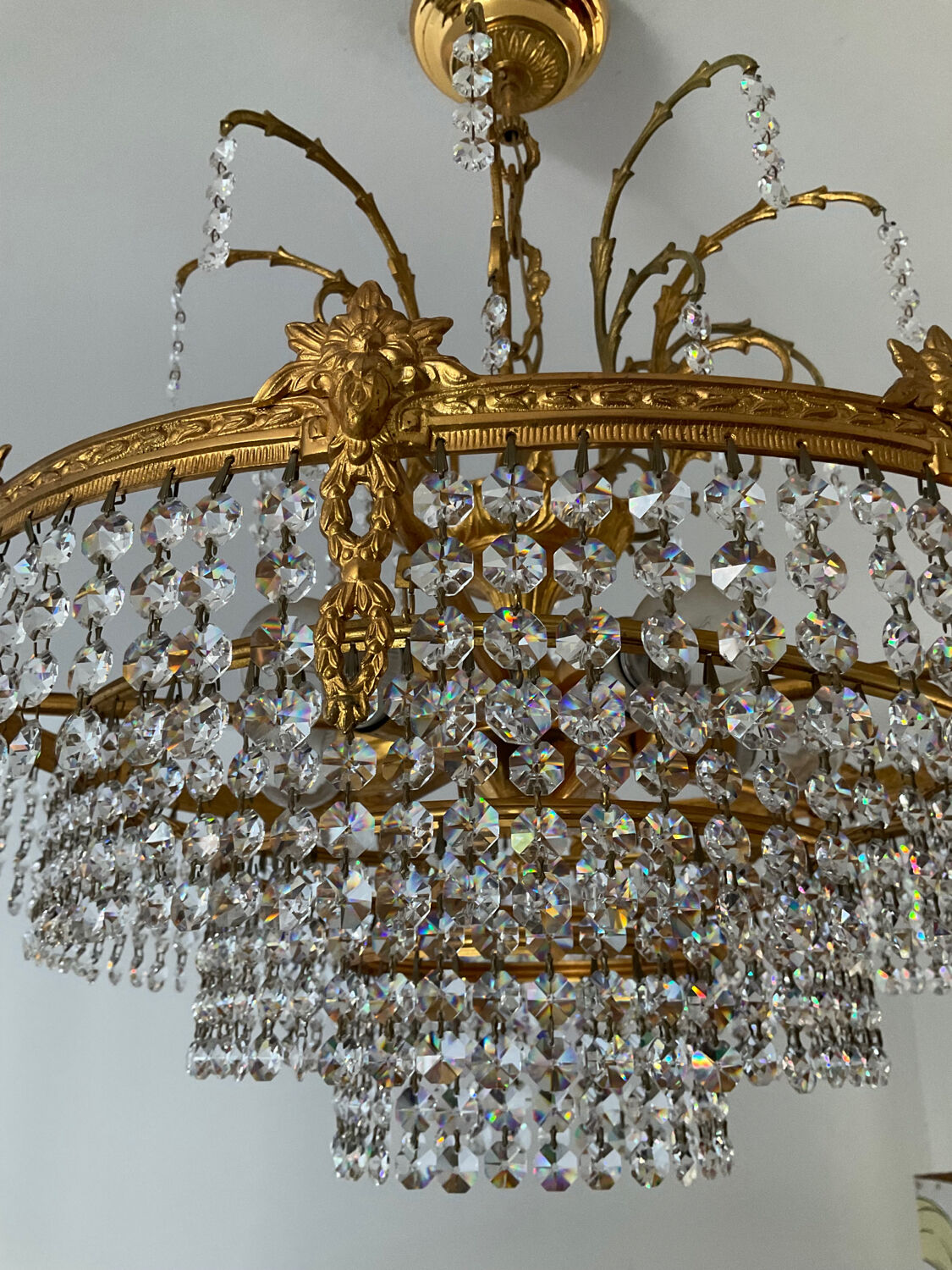 Lustre en bronze et cascade de pampilles en cristal