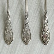 Lot de 6 petites cuillères en métal