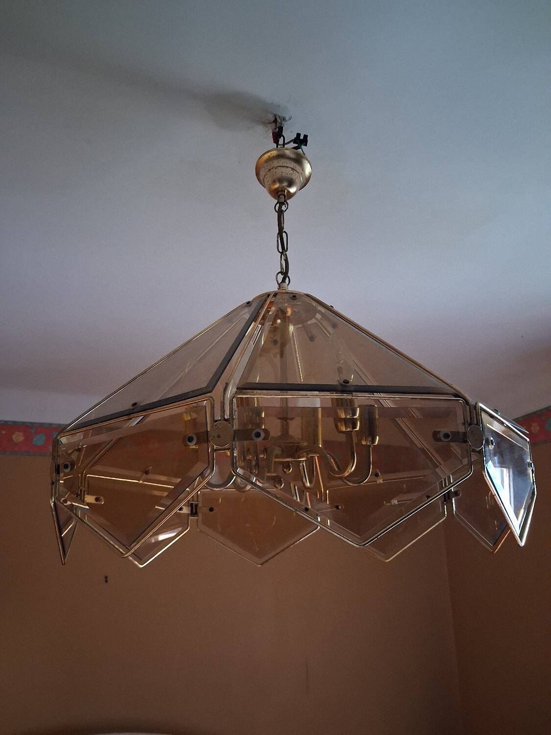 Grand vintage chandelier