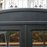 Armoire vitrine parisienne