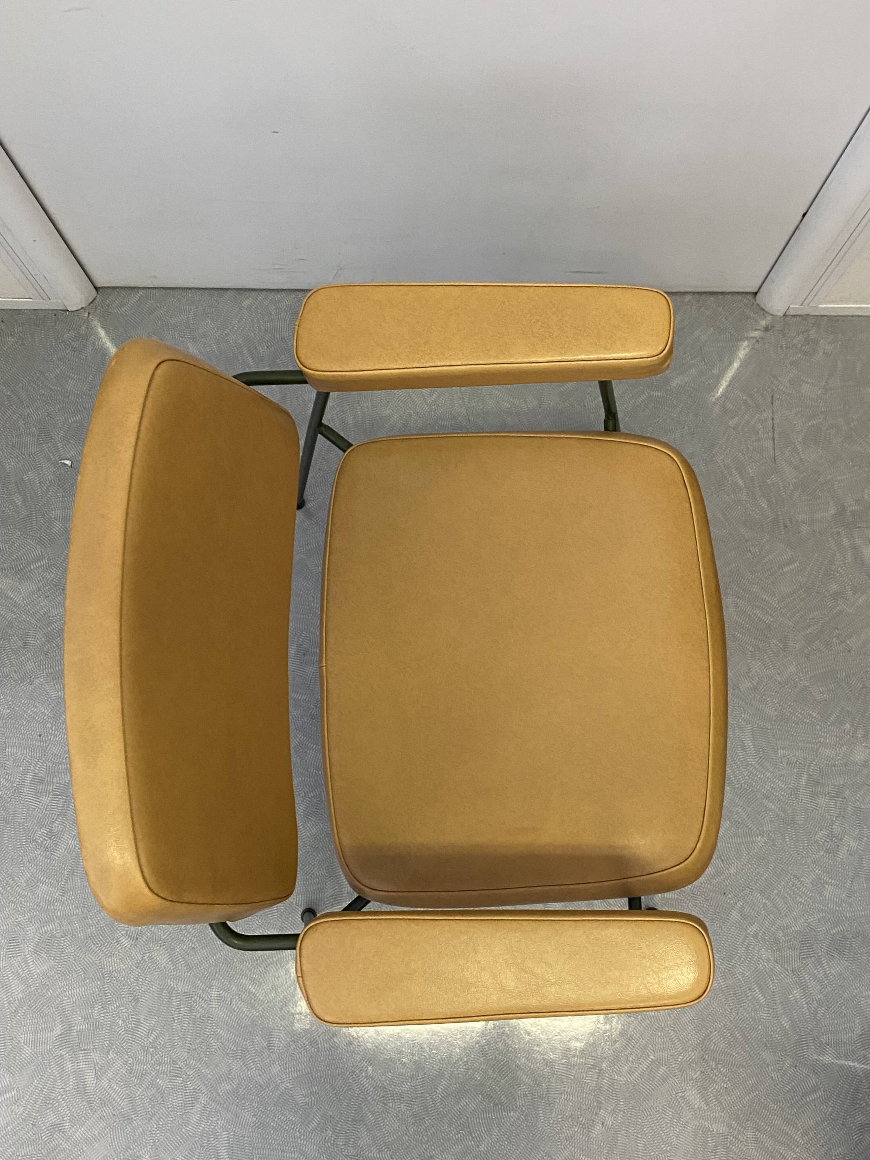 Fauteuil cm197 pierre paulin maison thonet