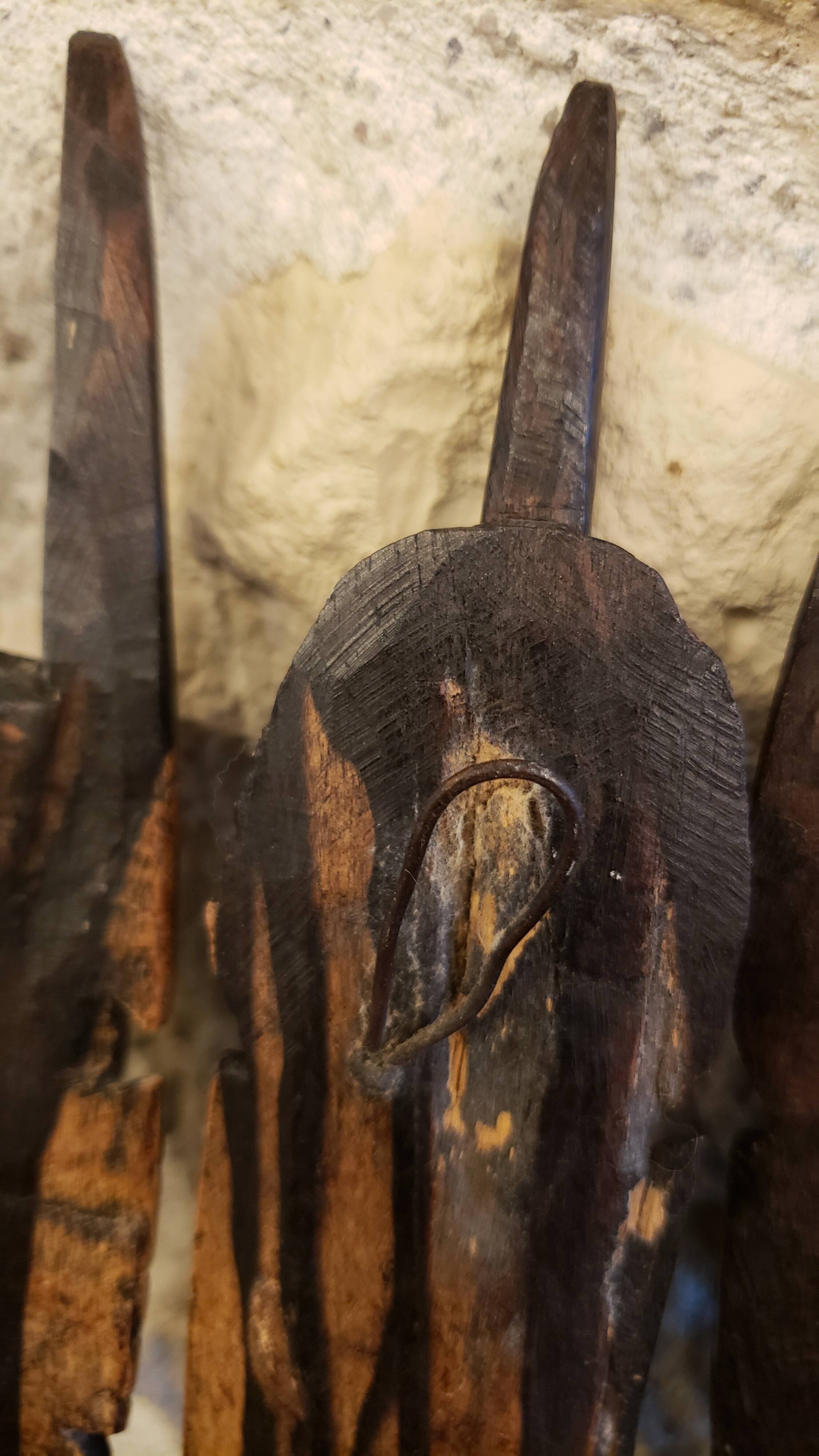7 weekly African masks in carved wood