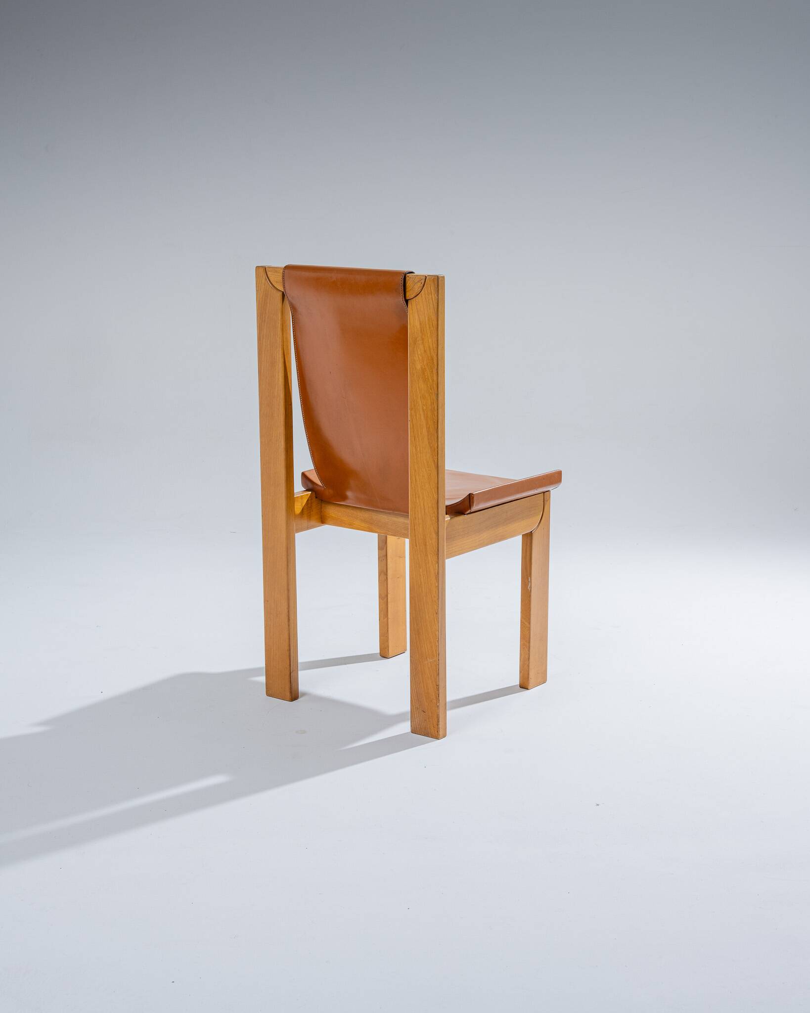 Elm and leather chair, Luigi Gorgoni, 1970s