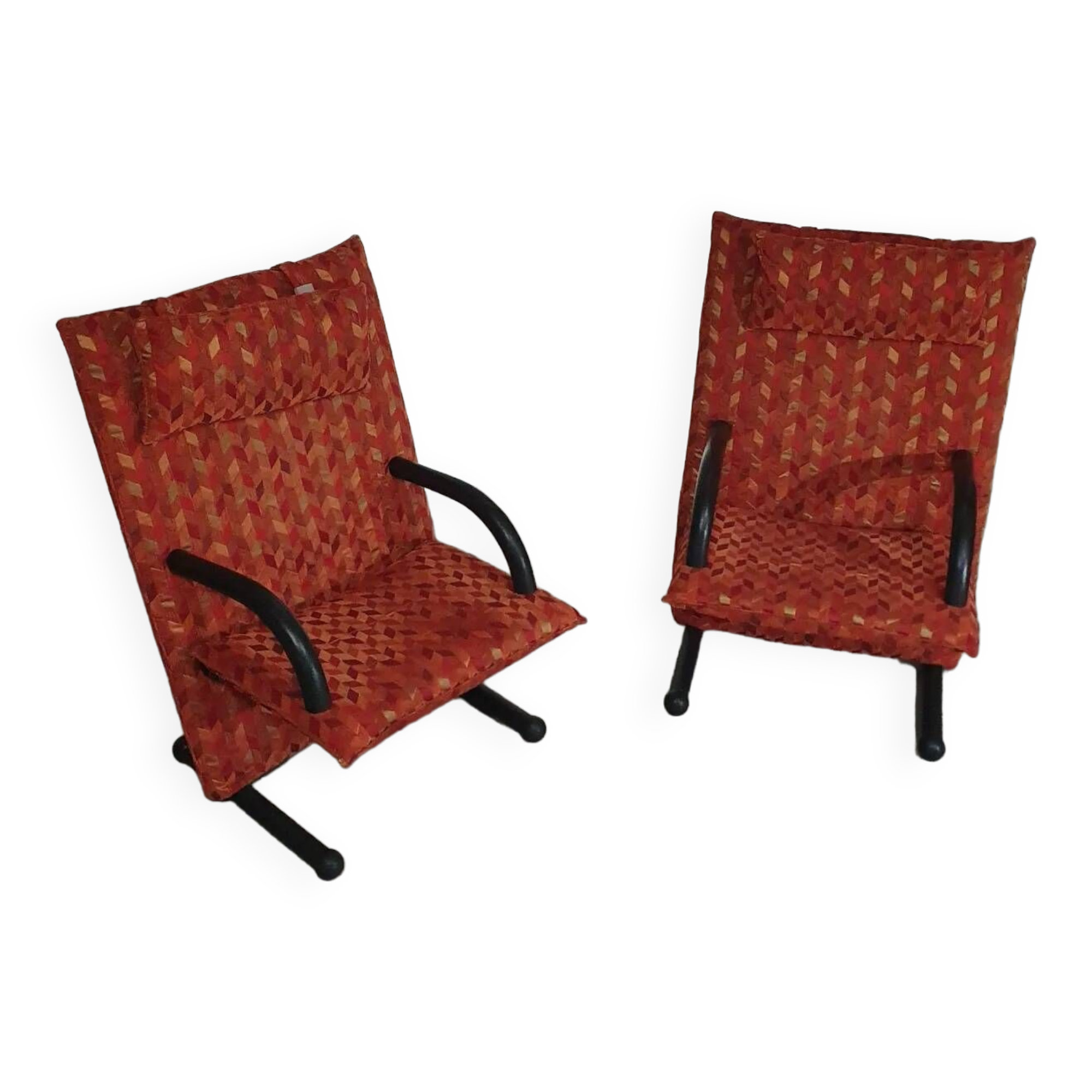 2 x Designed by Burkhard Vogtherr. Manufactured by Arflex in Italy. This Post-Modern ’ T-Line ’