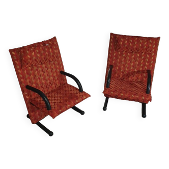 2 fauteuils par Burkhard Vogtherr. Fabriqué par Arflex en Italie. Cette « T-Line » post-moderne
