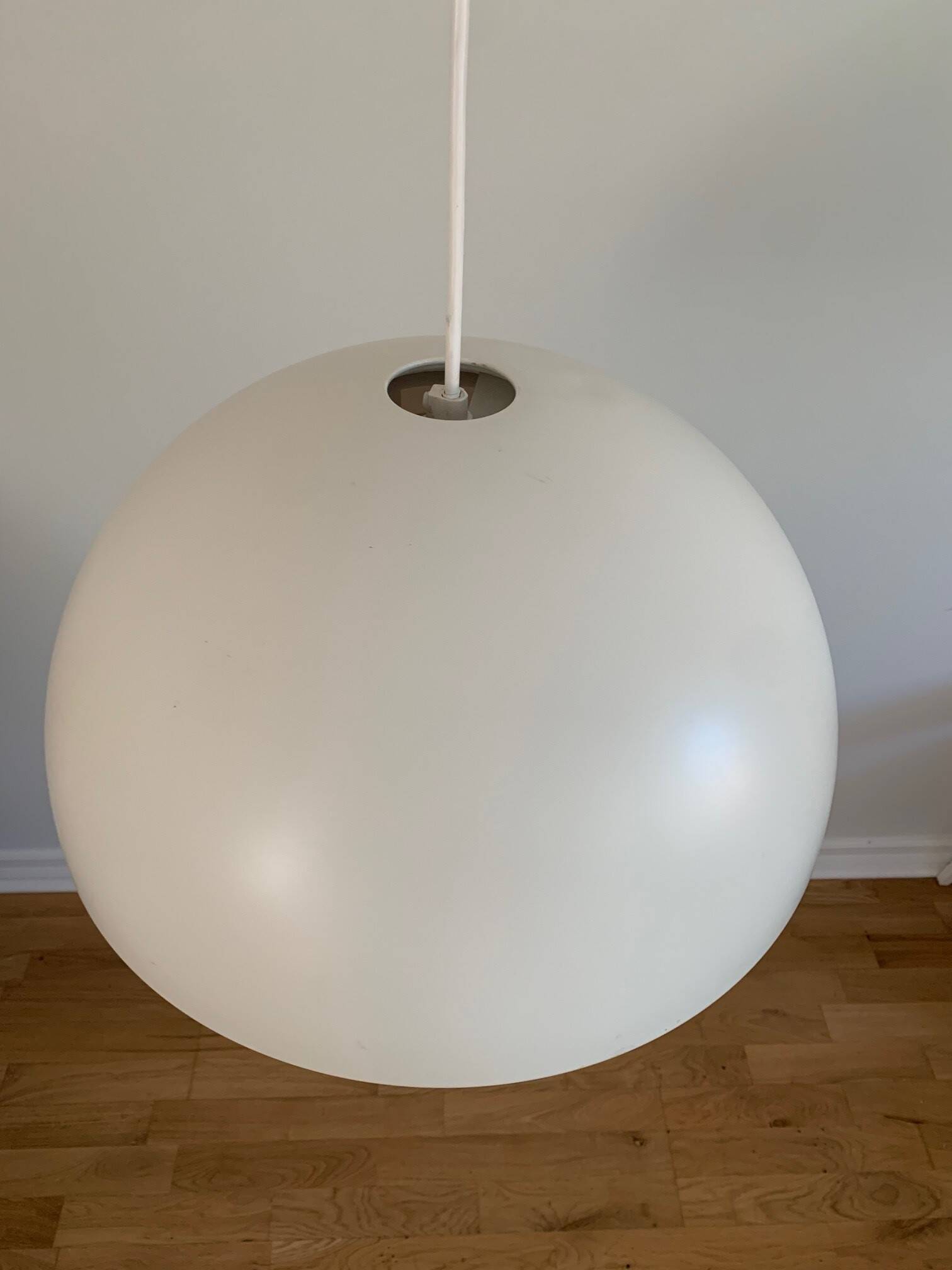 suspension métal blanche - Suède années 80/90