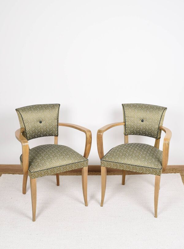 Paire de fauteuils bridge tapissés.