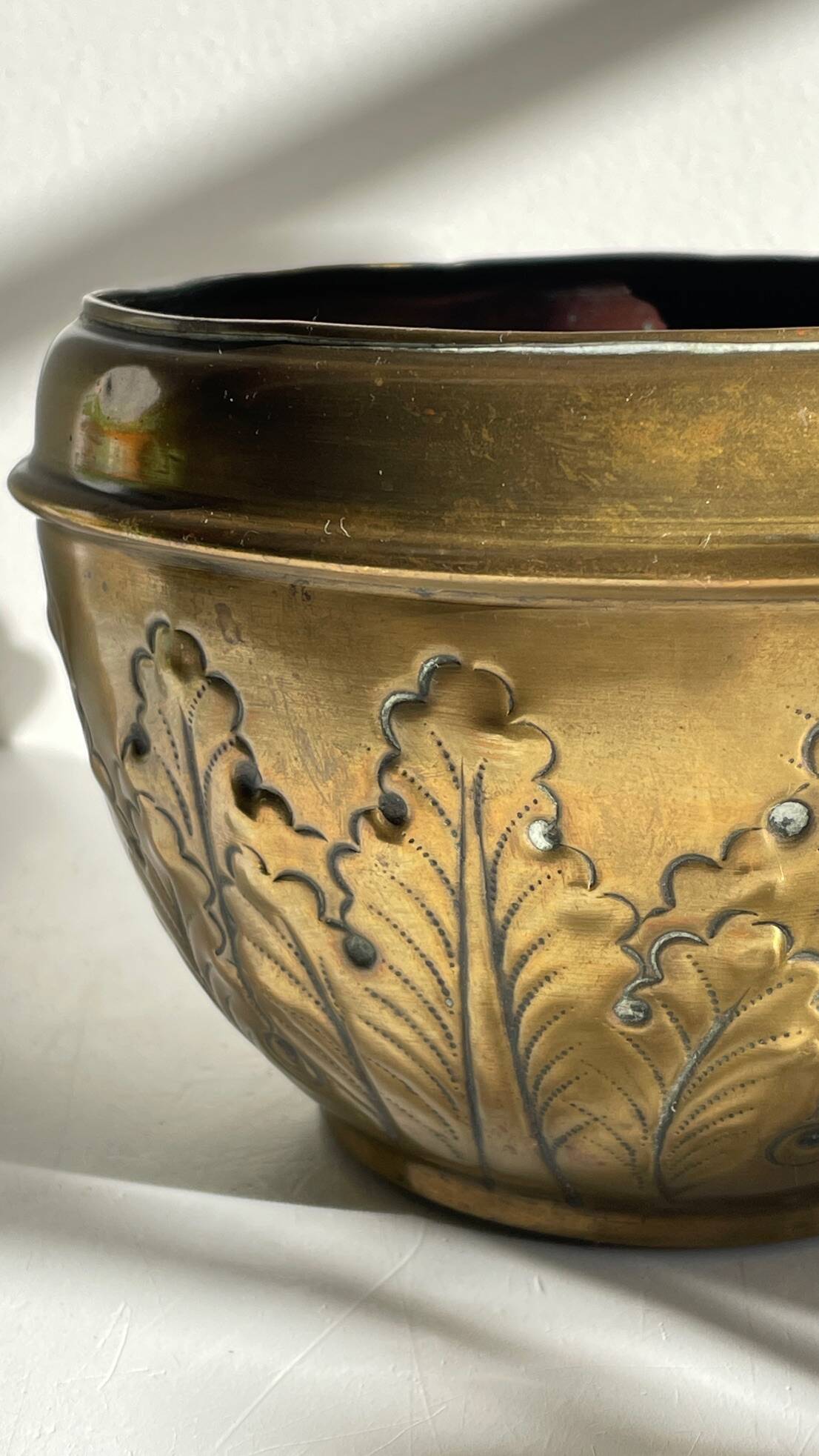 Art nouveau floral decor planter