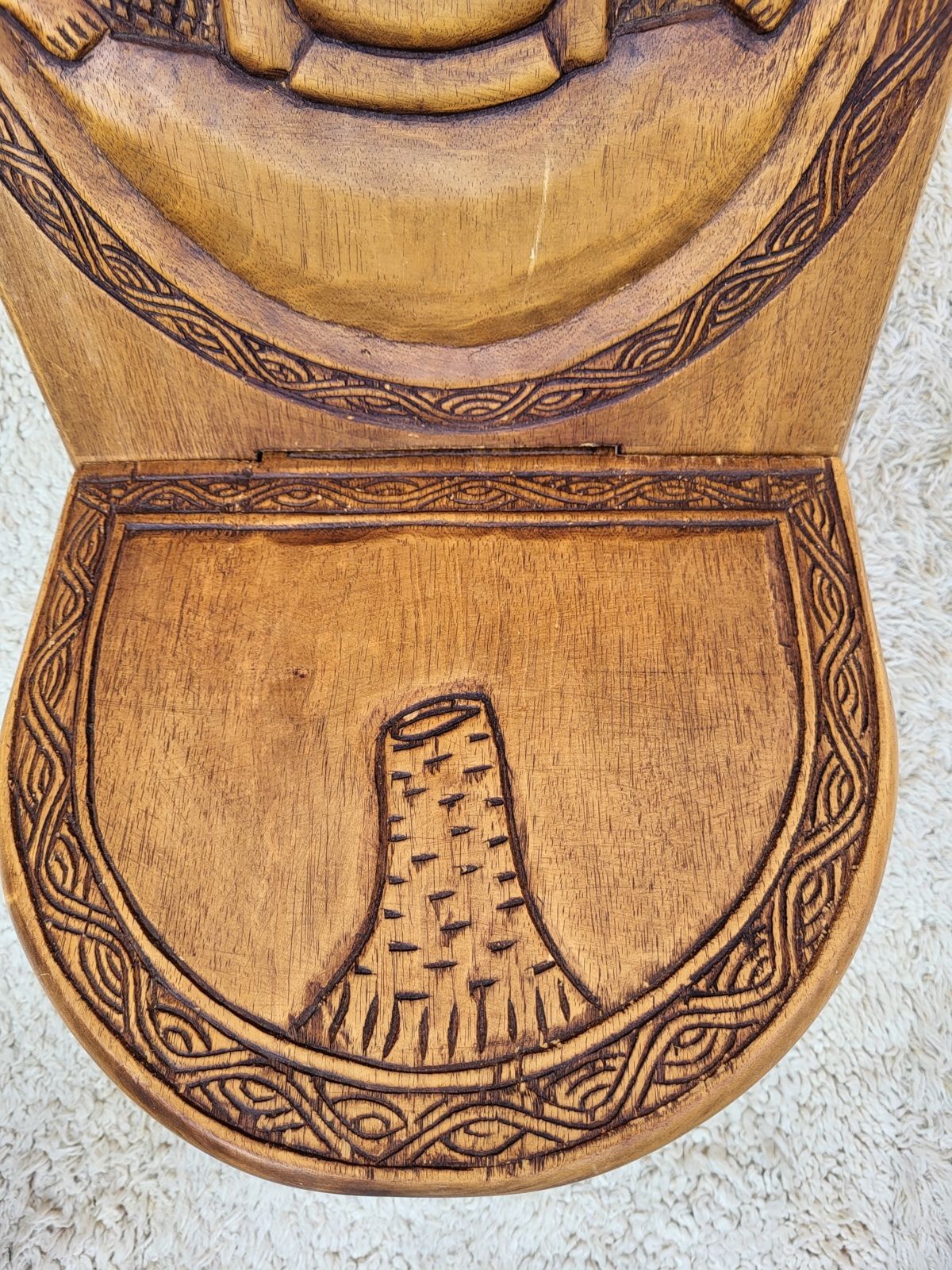 Chaise africaine bois sculpté escamotable