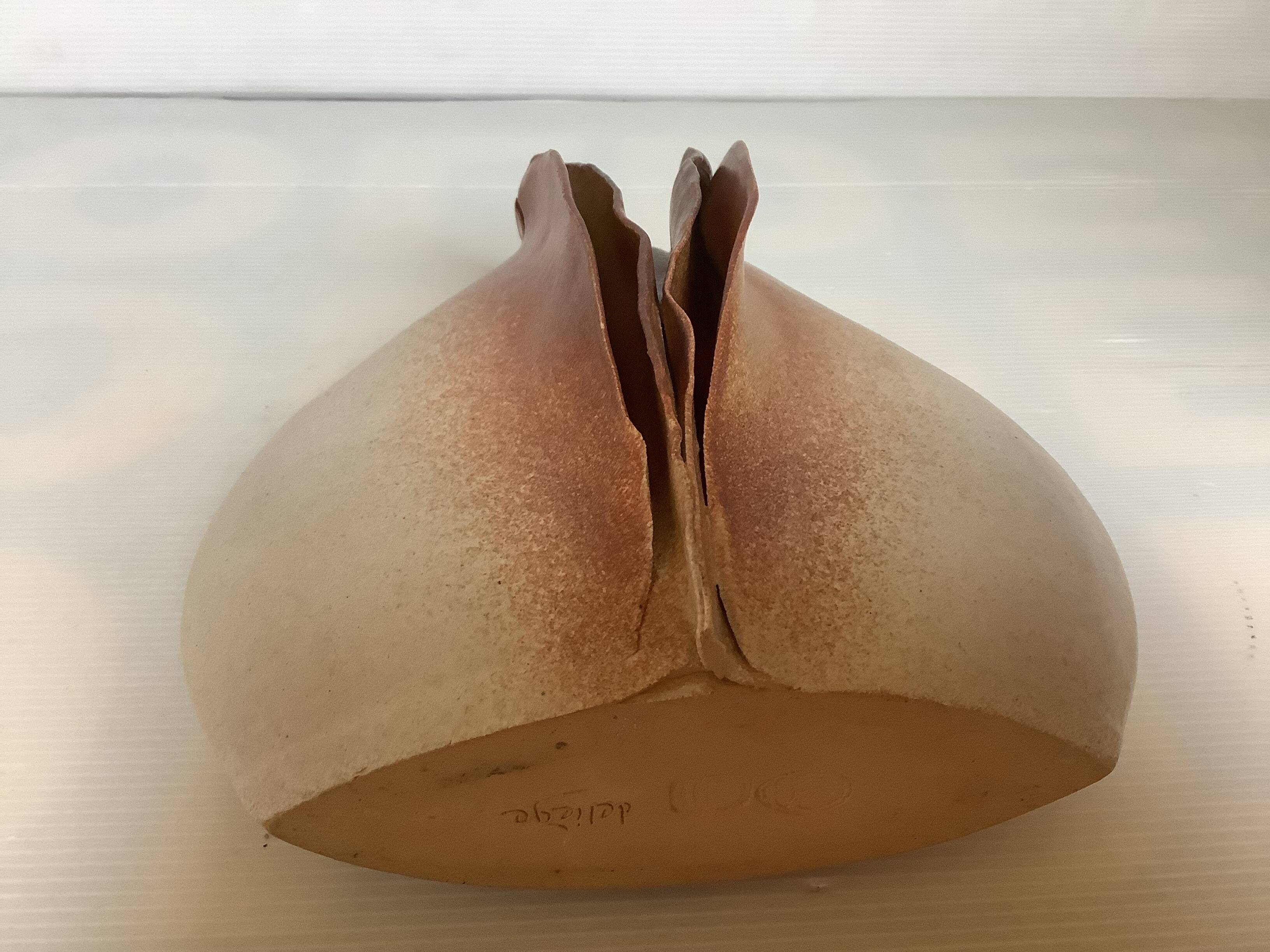 Vase signed by the ceramist Georges Deliège