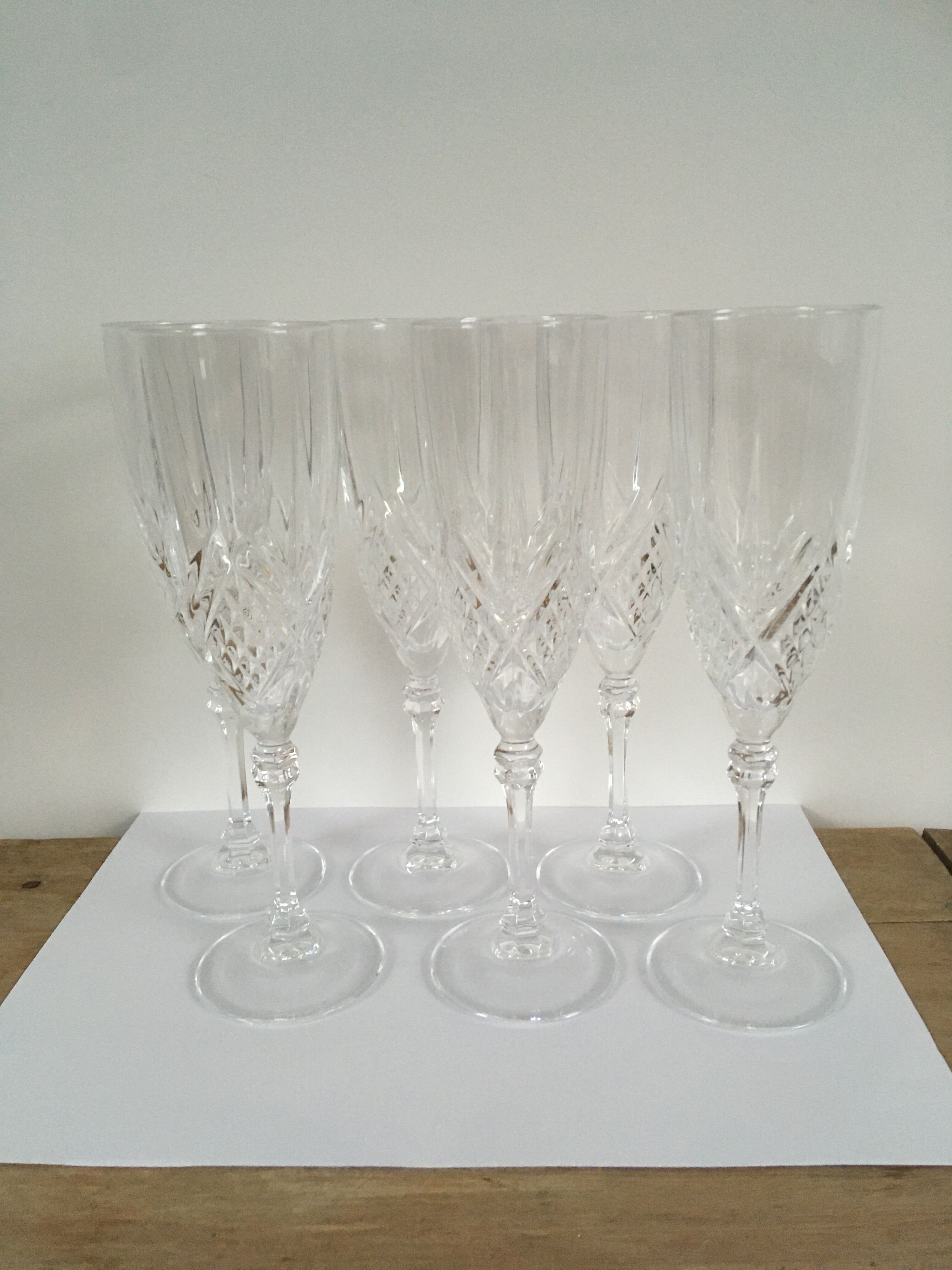 Flûtes à champagne en cristal ciselé