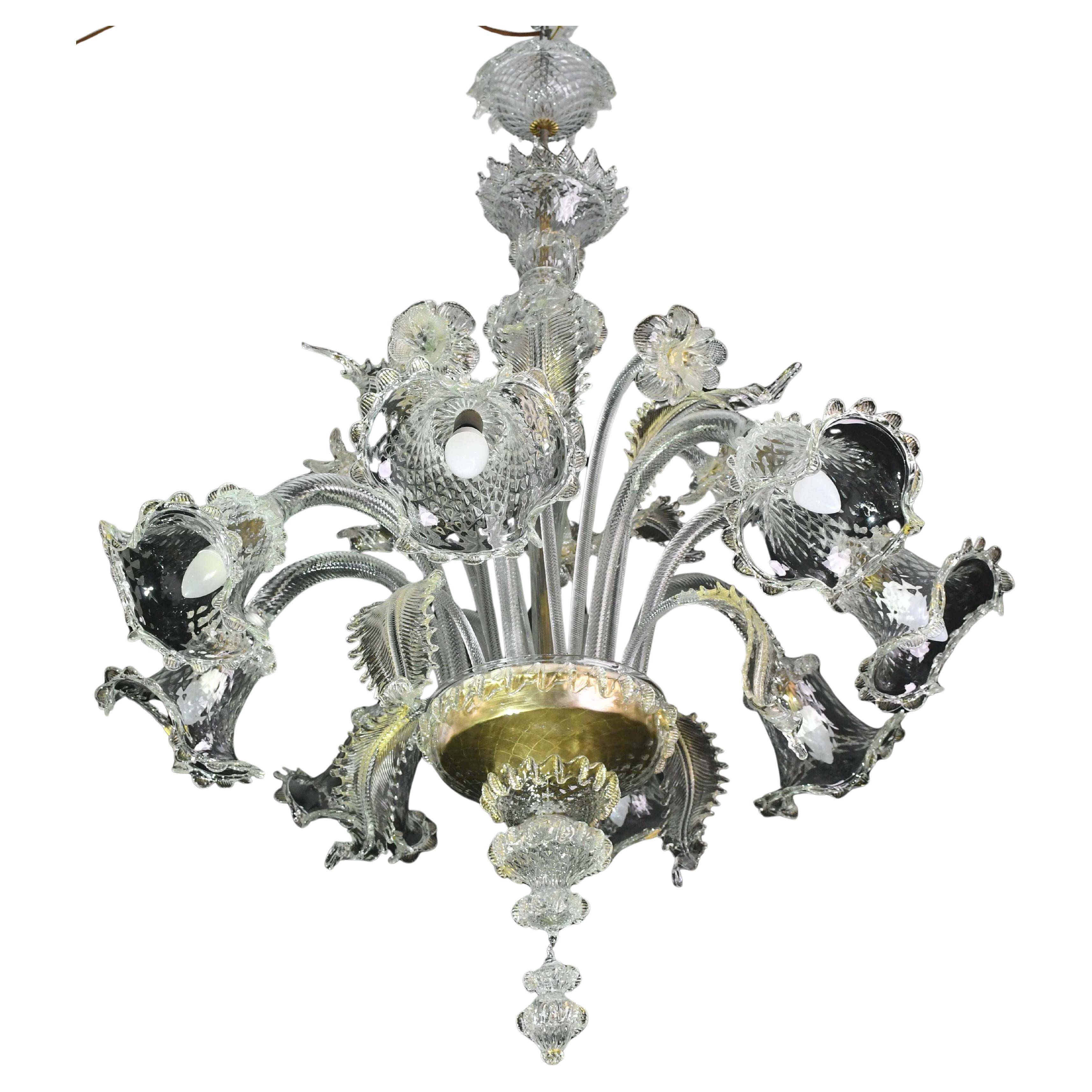 Wonderful large size Venetian chandelier, transparent and gold Murano glass
