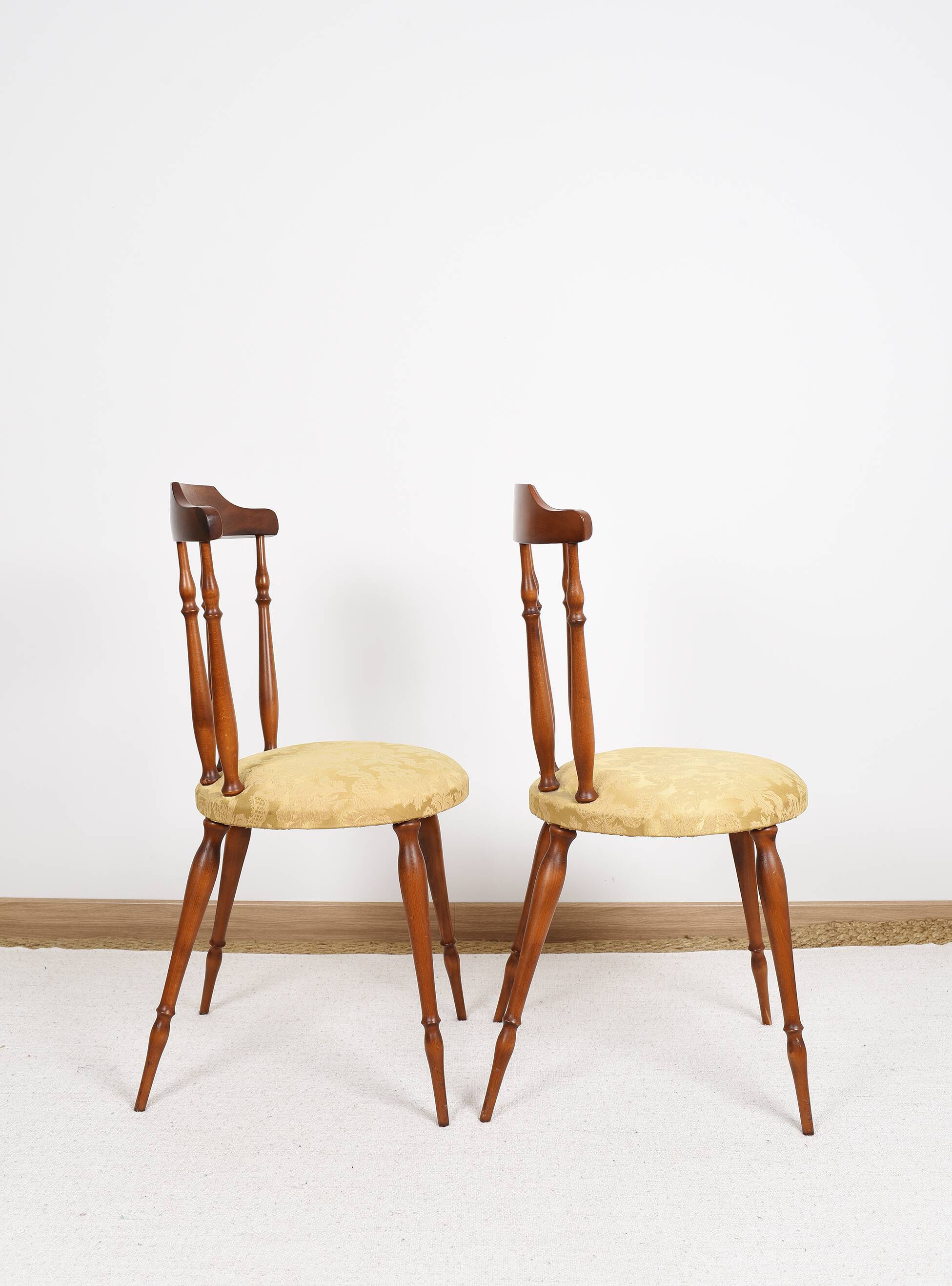 Pair of chairs in turned wood and fabric, vintage, dating from 1960.
