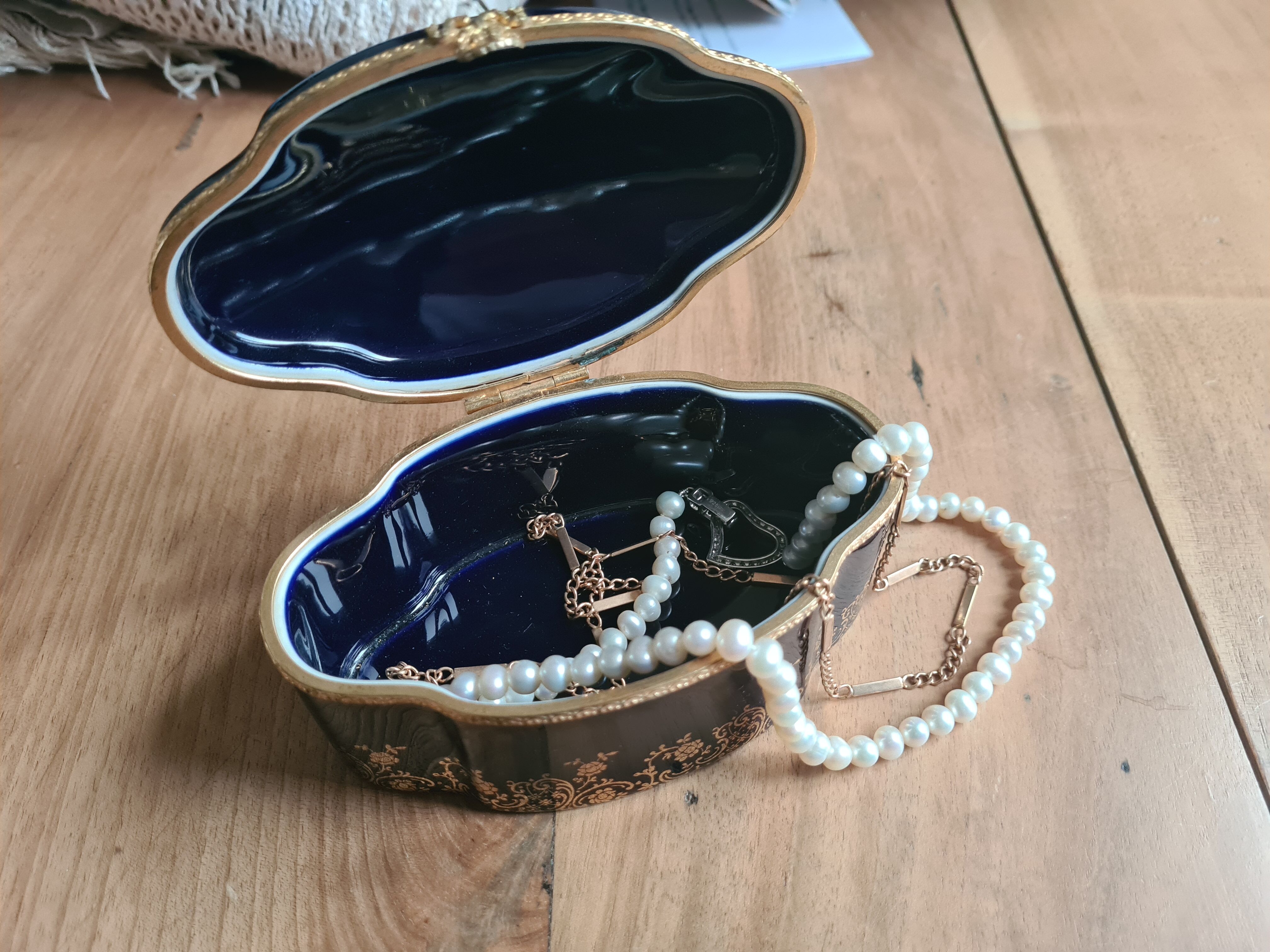 Porcelain jewelry box Limoges Oven Blue