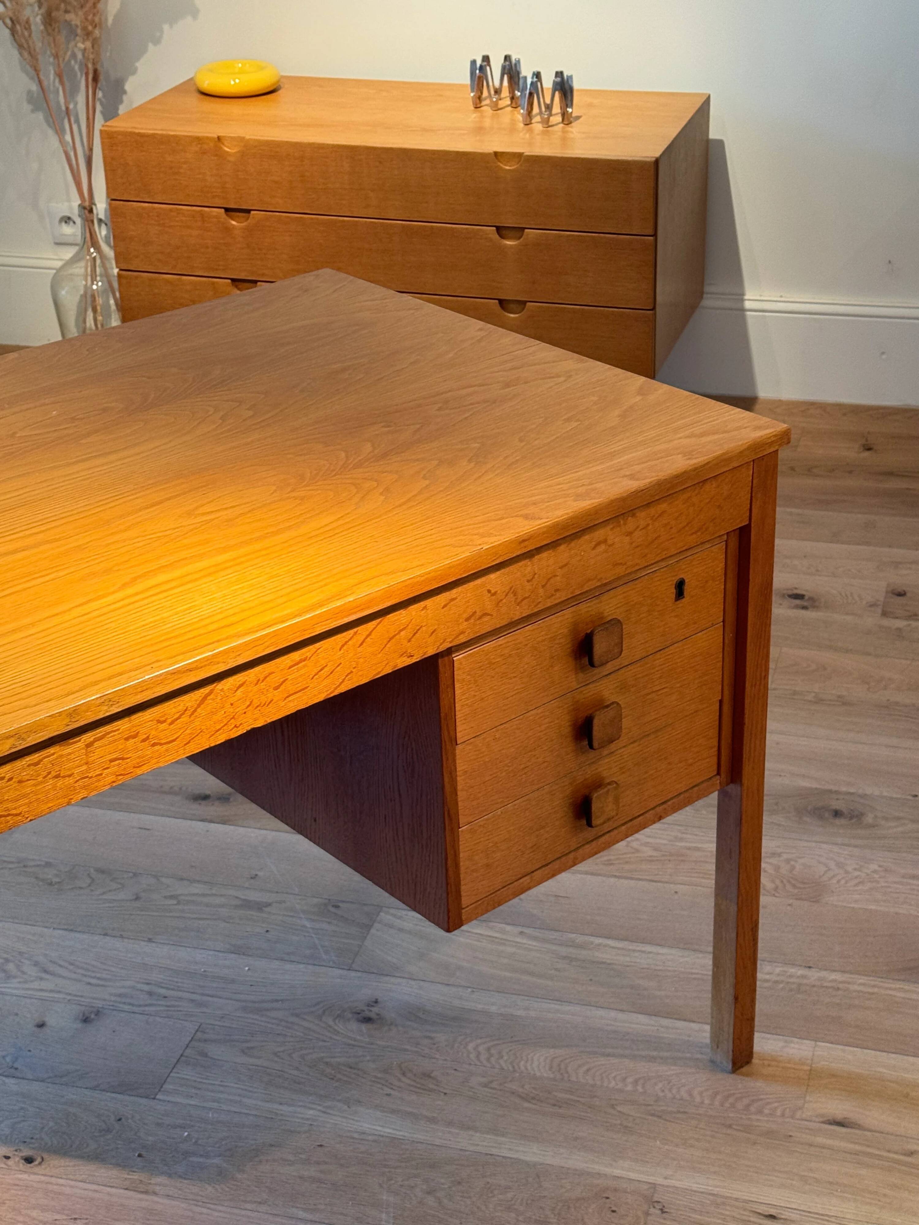 Bureau scandinave vintage en chêne doré "Jonas"