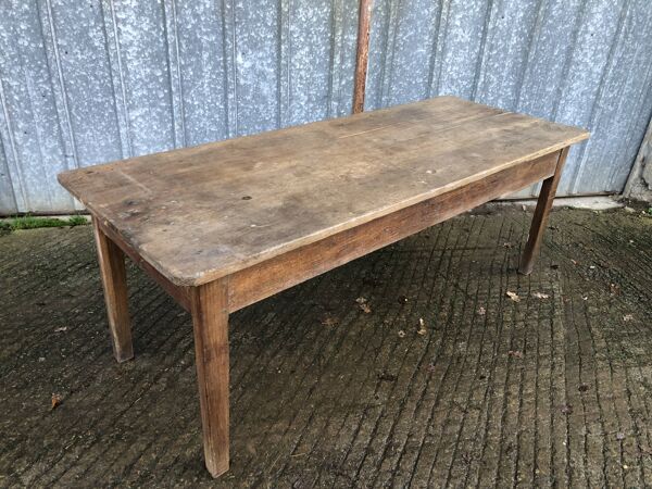 Table de ferme ancienne en chêne massif pieds gainés avec 1 tiroir en bout.