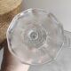 Vase en verre sculpté vintage